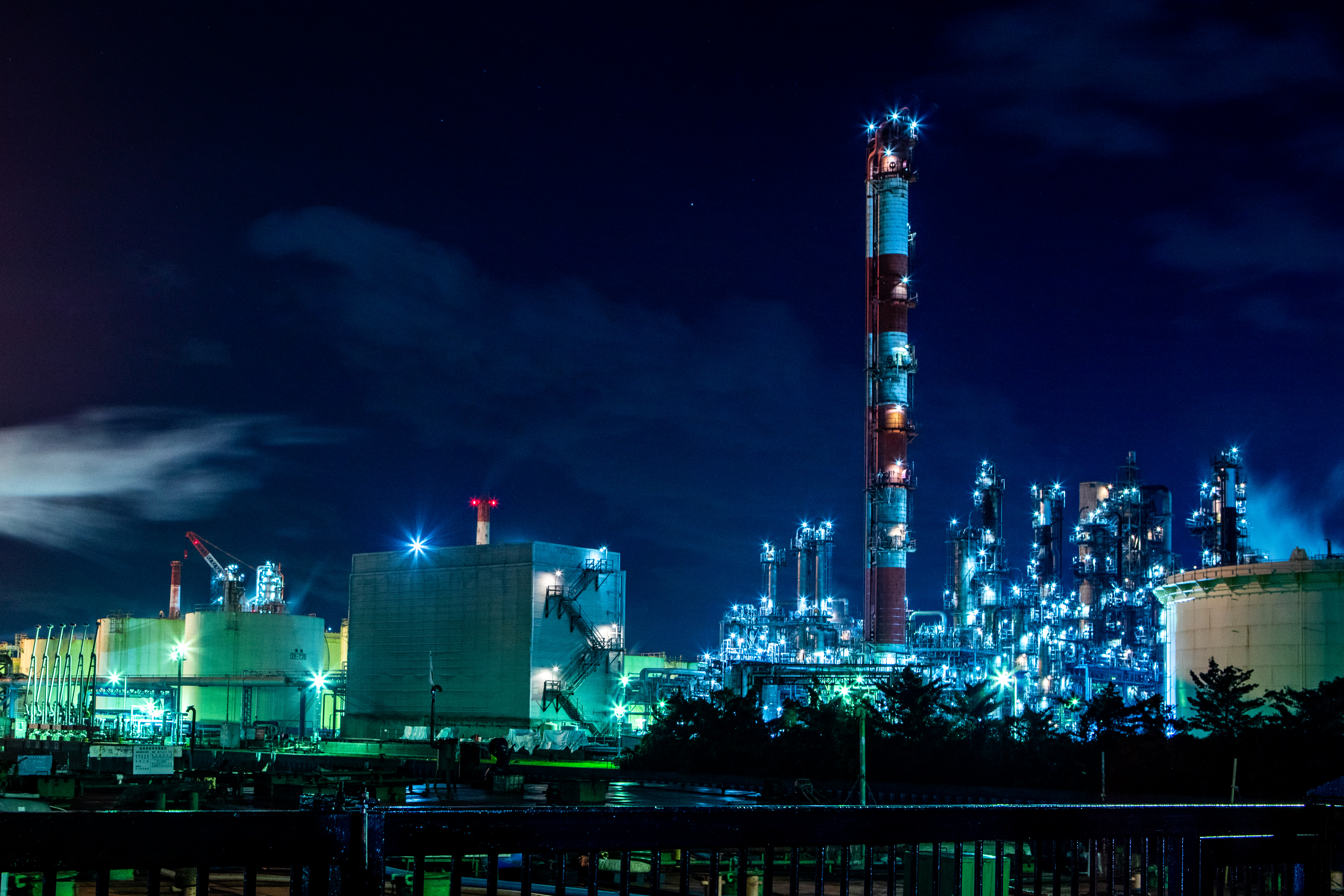 川崎の工場夜景の写真を無料ダウンロード フリー素材 ぱくたそ
