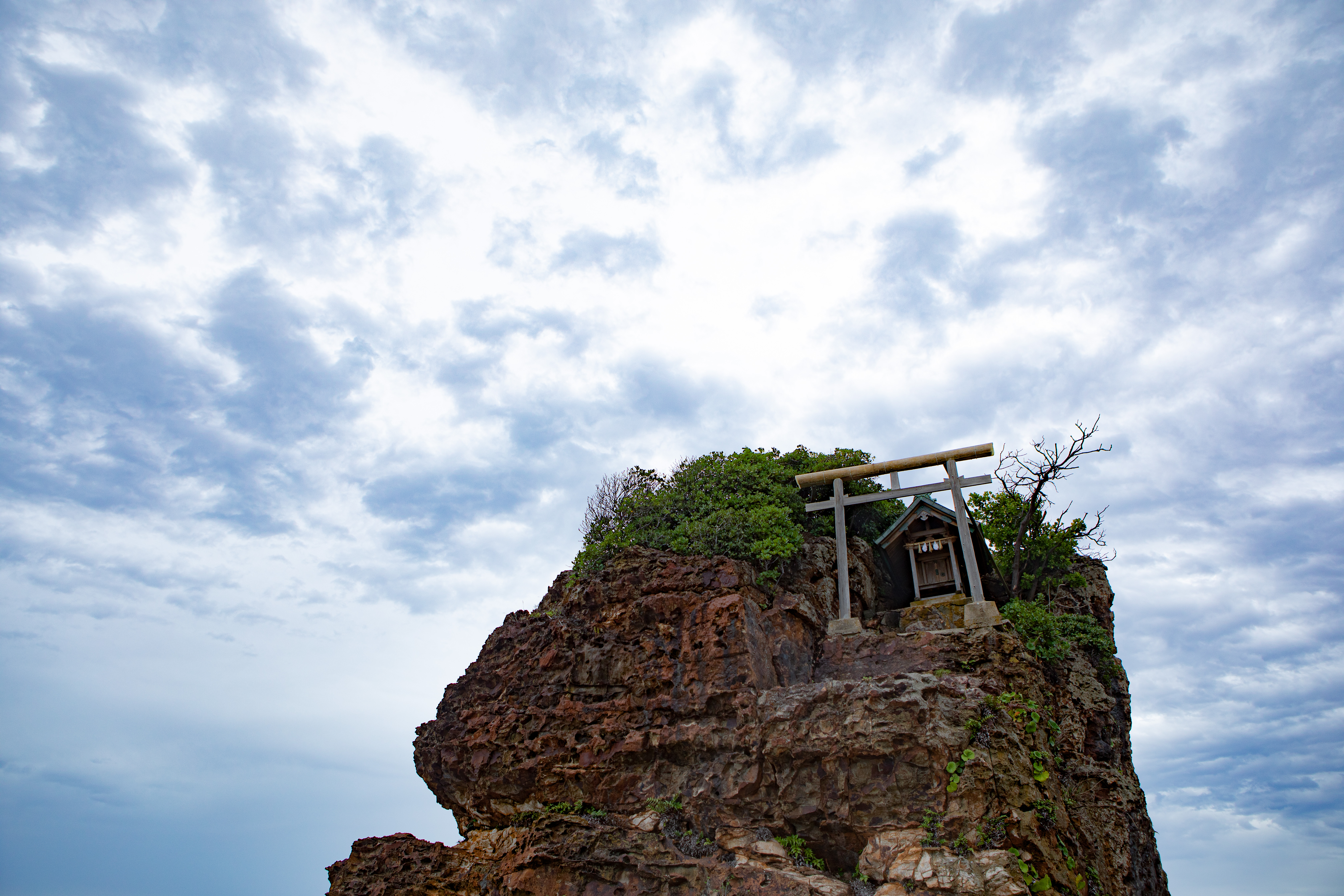 稲佐の浜の弁天島 島根県出雲市 の写真を無料ダウンロード フリー素材 ぱくたそ