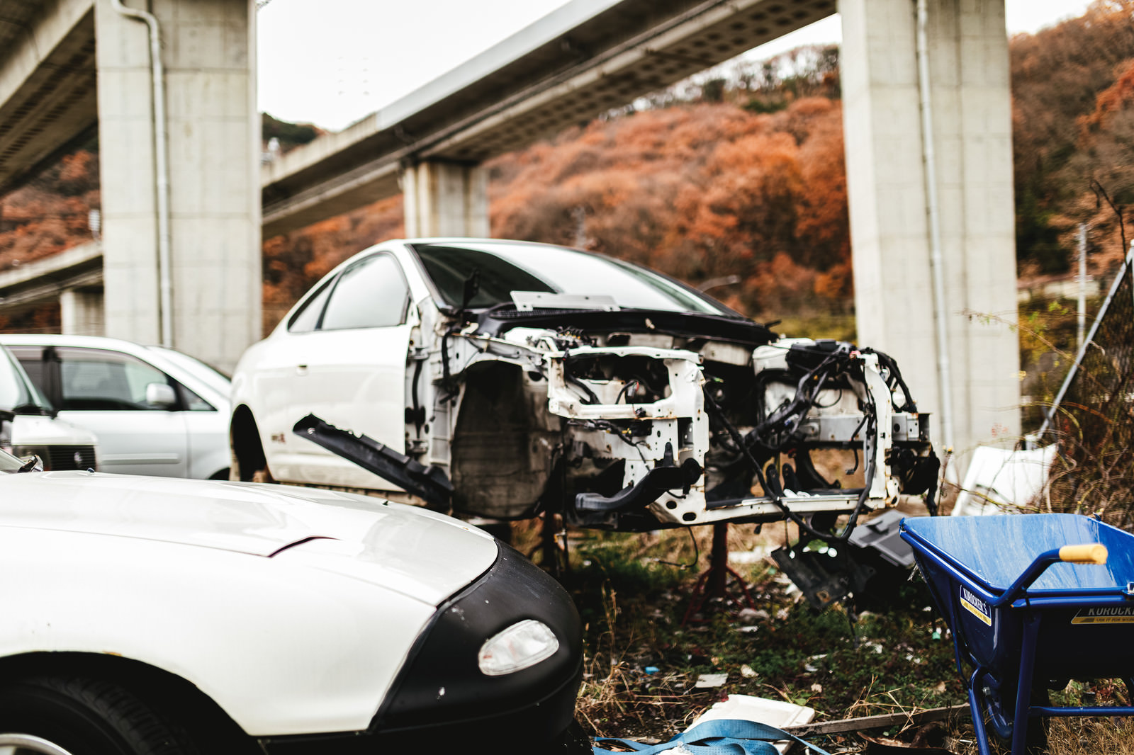 フロント部分が大破した事故車 廃車施設 の写真 画像 を無料ダウンロード フリー素材のぱくたそ フロント部分が大破した事故車 廃車施設 の写真 画像 を無料ダウンロード フリー素材のぱくたそ