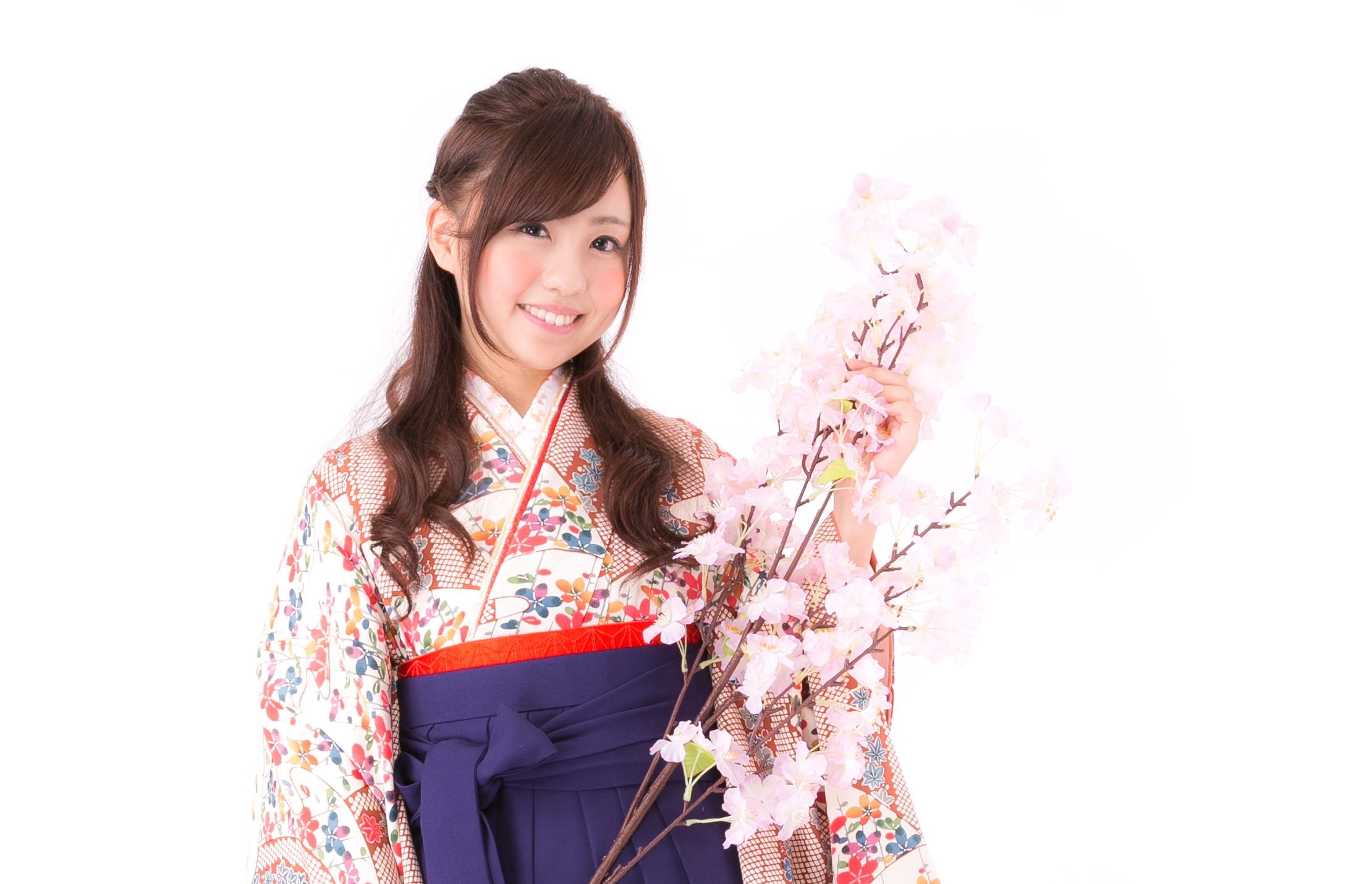 桜の枝と袴姿の女性の写真を無料ダウンロード フリー素材 ぱくたそ 桜の枝と袴姿の女性の写真を無料ダウンロード フリー素材 ぱくたそ