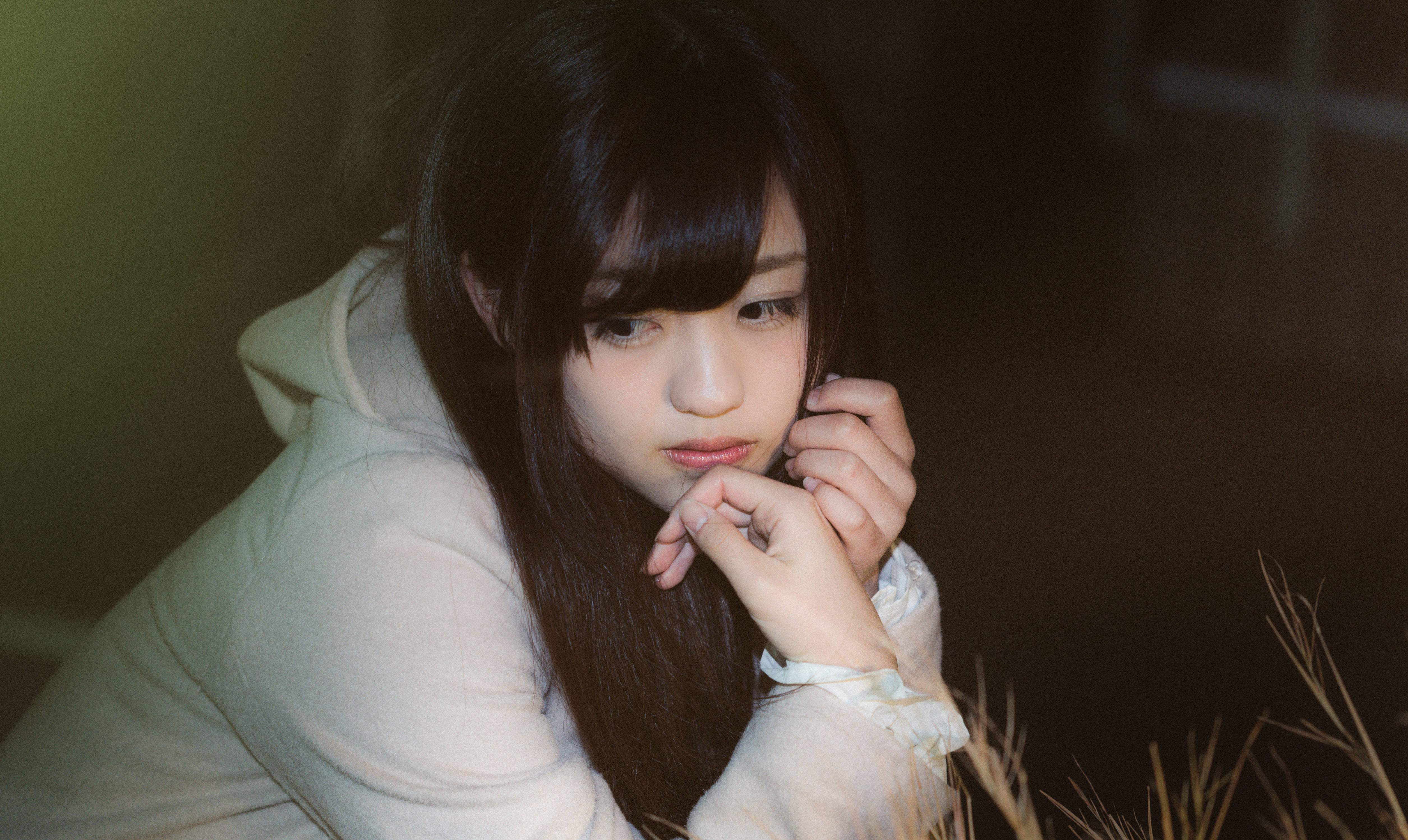 複雑な心境の女性の無料の写真素材 フリー素材 をダウンロード ぱくたそ