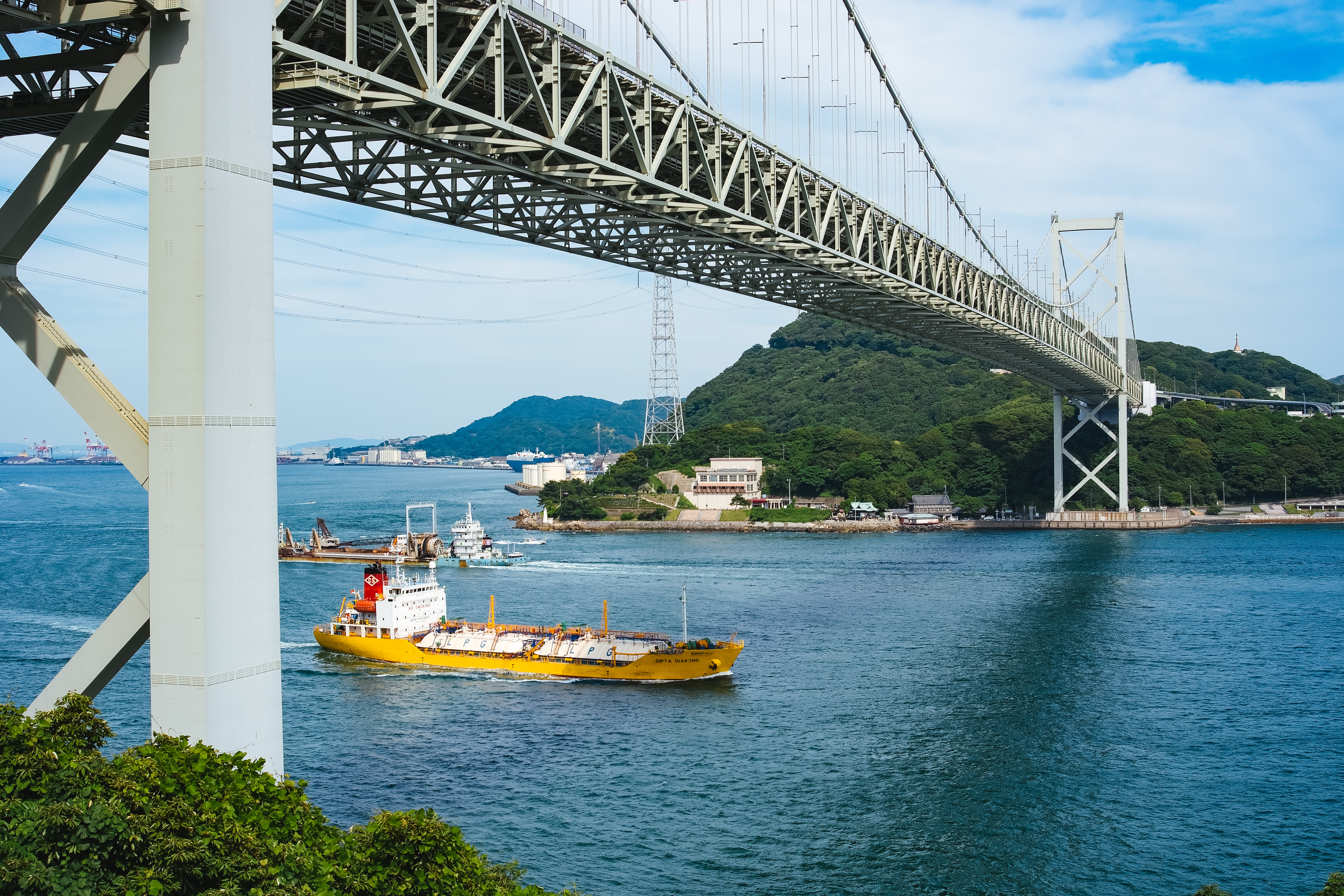 関門海峡を行き交う船の写真を無料ダウンロード フリー素材 ぱくたそ