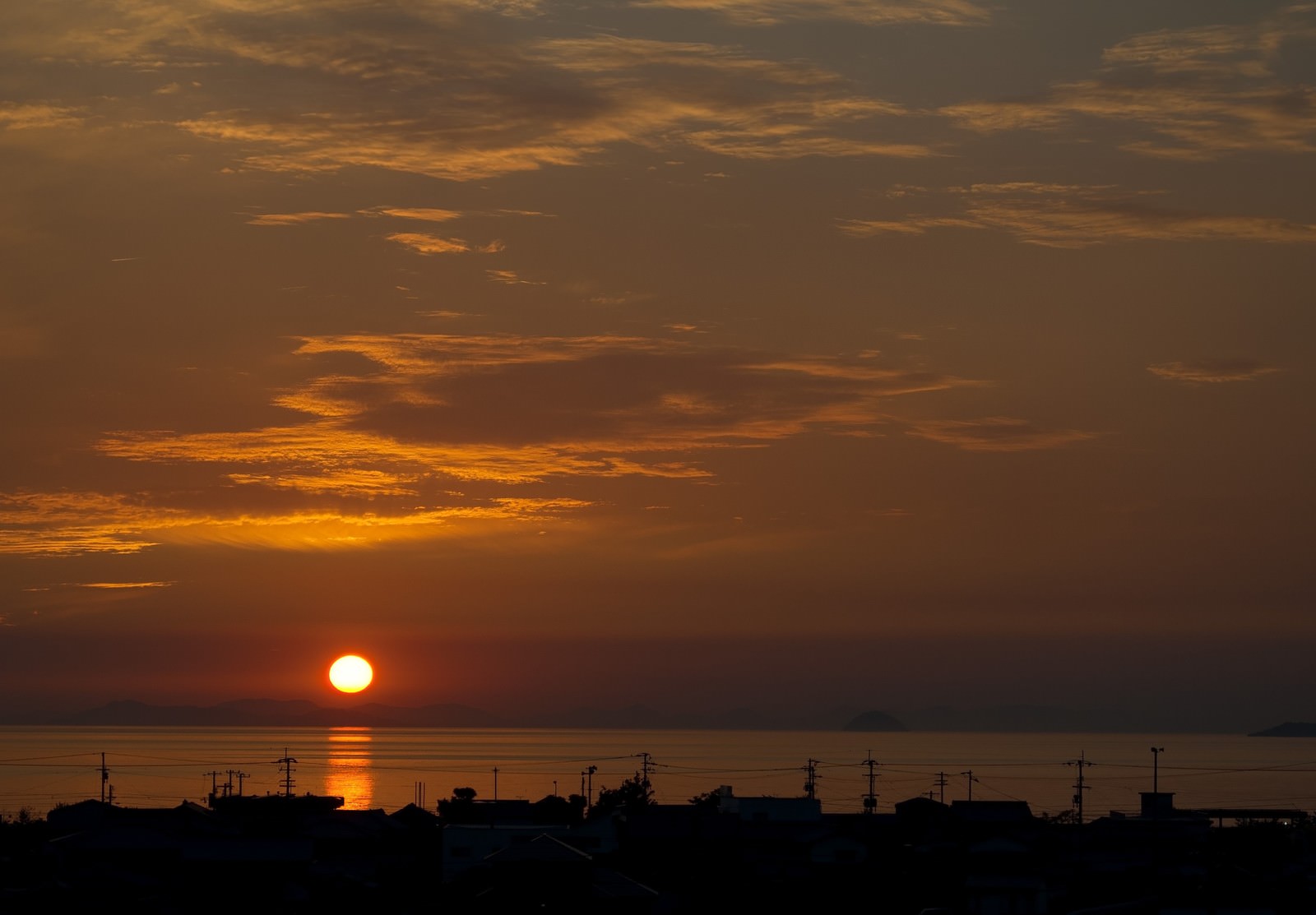 「燧灘に沈む夕陽」の写真