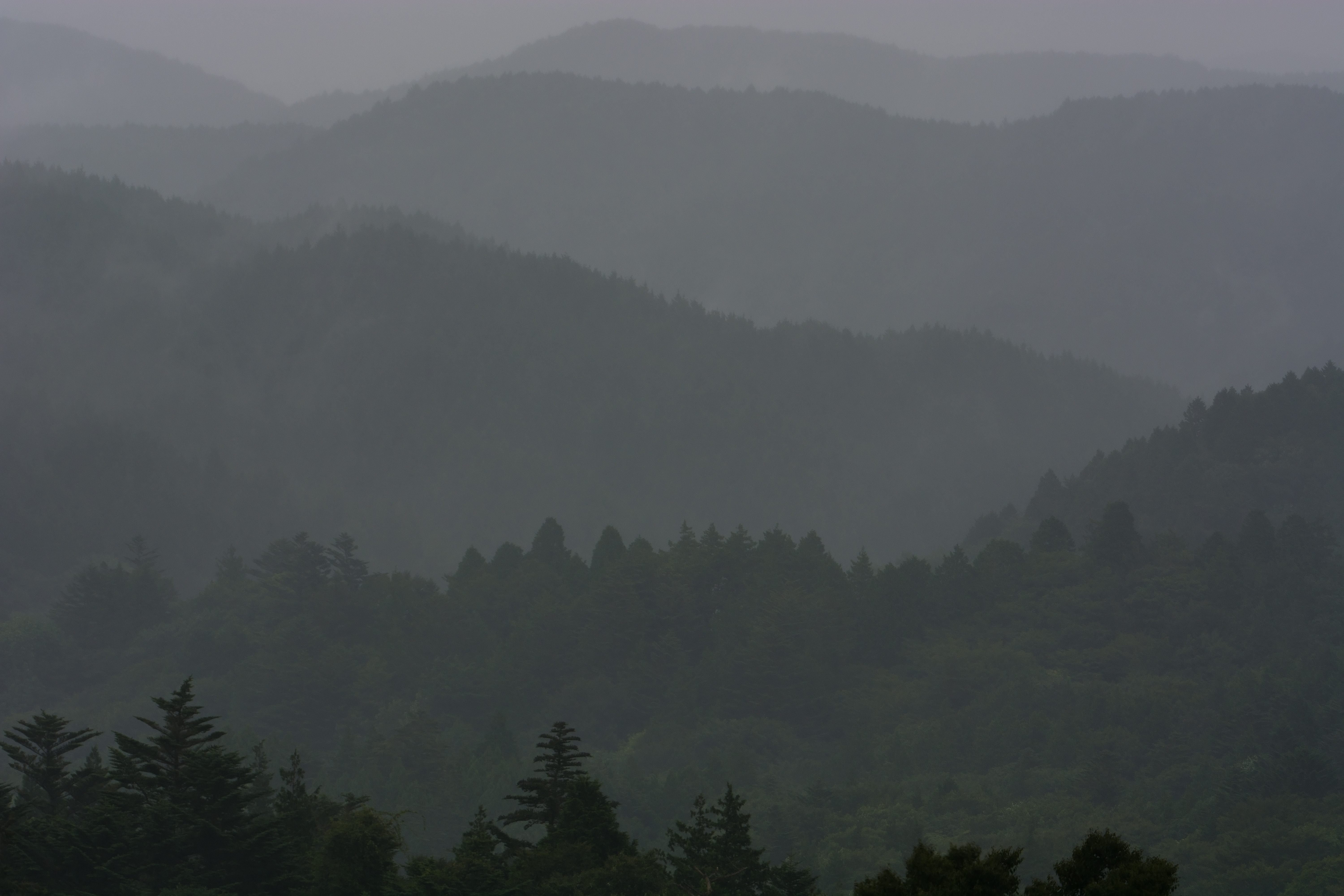 雨に煙る山並みの写真を無料ダウンロード フリー素材 ぱくたそ 雨に煙る山並みの写真を無料ダウンロード フリー素材 ぱくたそ