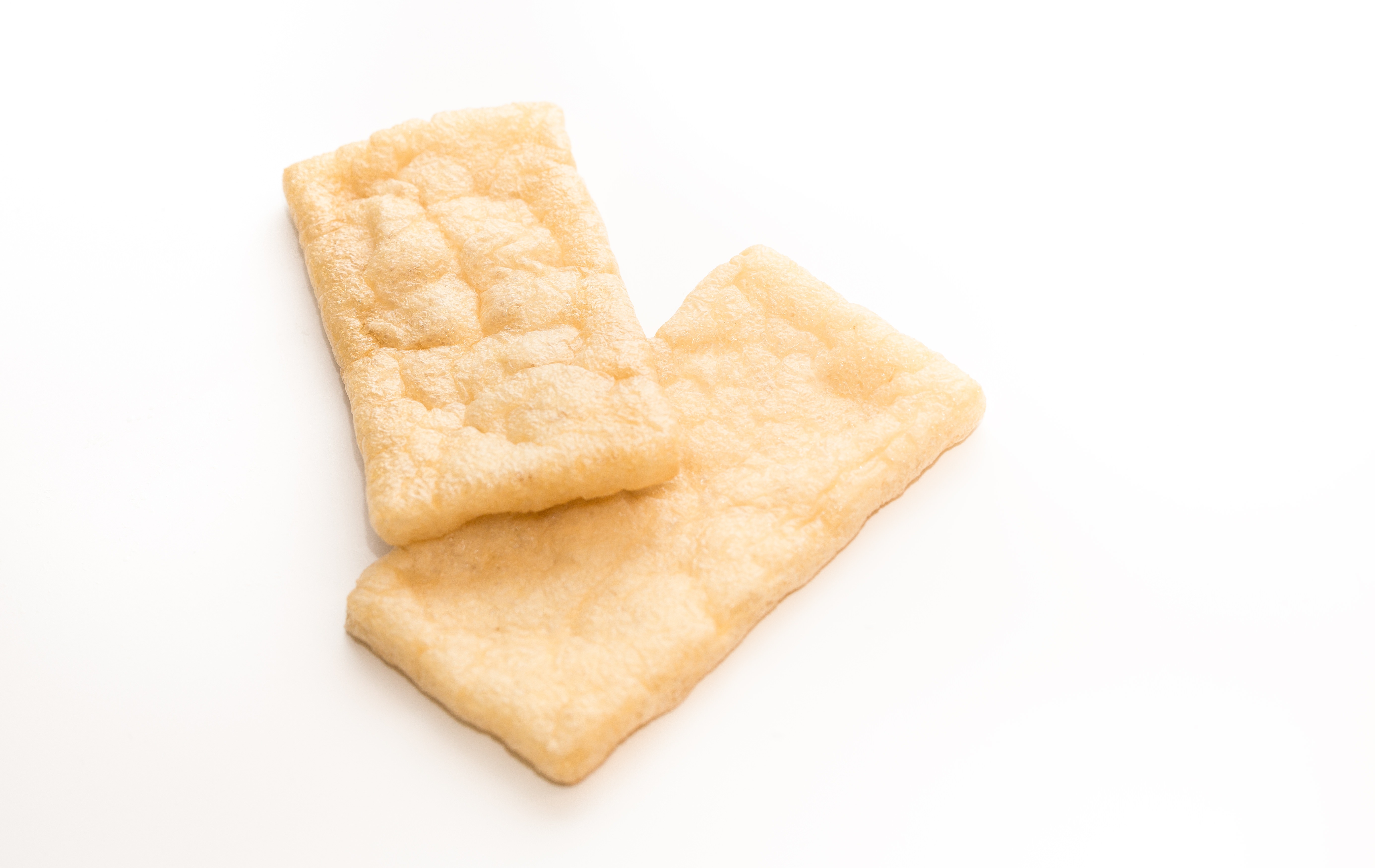 コンビニで買った油揚げ 2枚 の写真素材 ぱくたそ