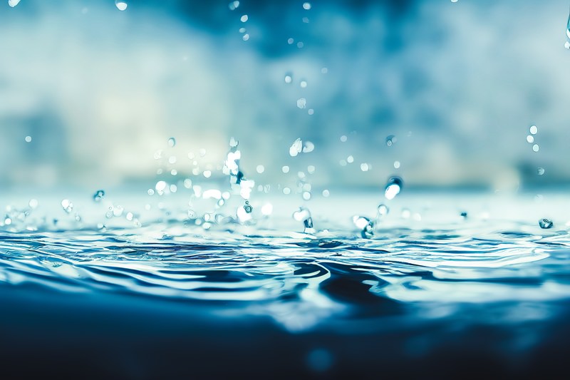 水面に落ちる水滴の無料のAI画像素材 - ID.82355｜フリー素材 ぱくたそ