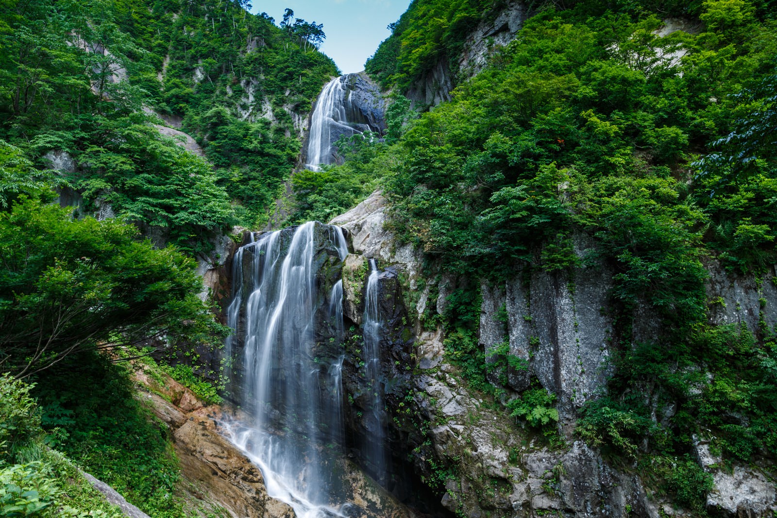 「安の滝（中ノ又渓谷） | フリー素材のぱくたそ」の写真