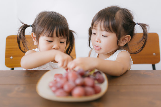 巨峰大好き双子姉妹