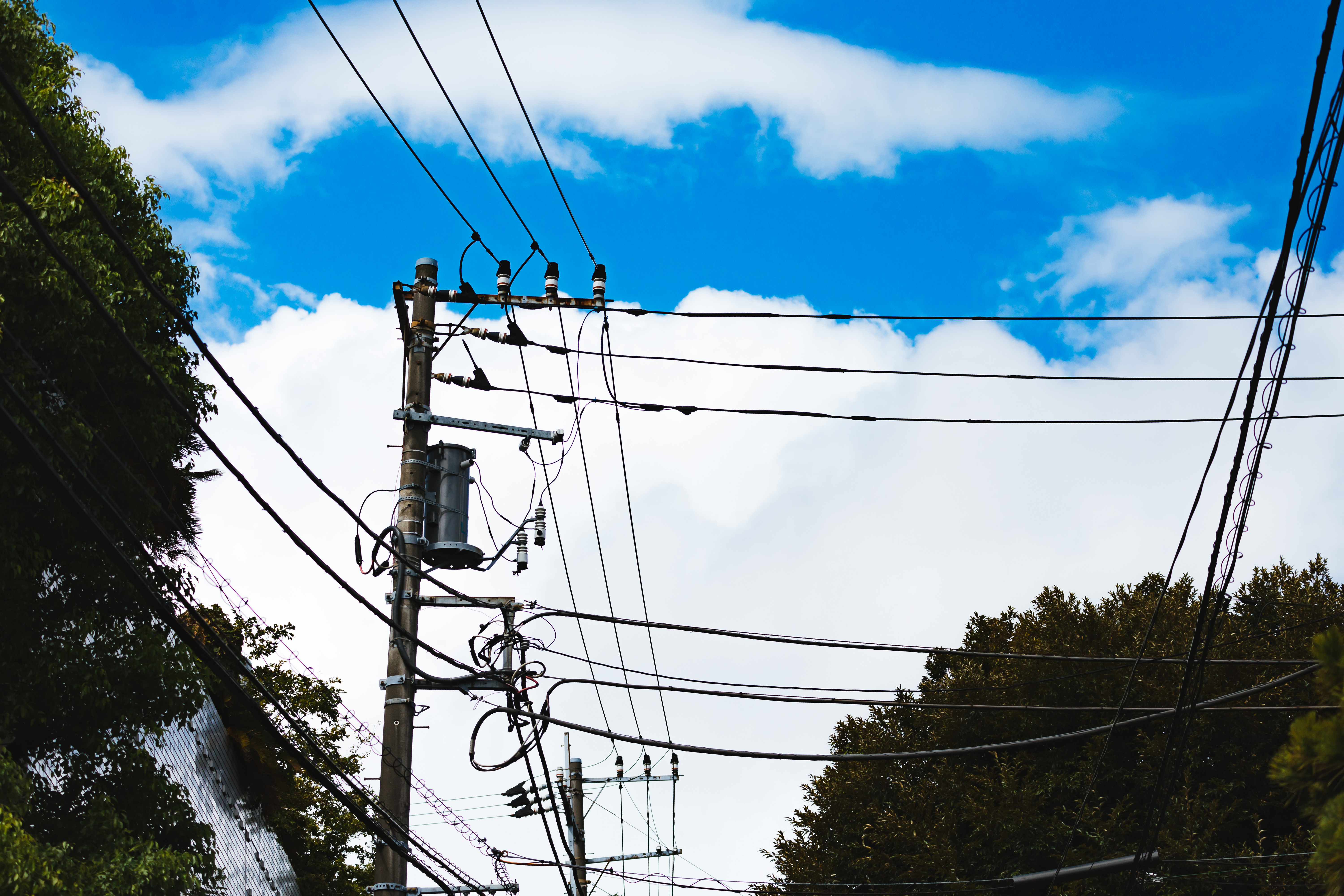 よく晴れた青空と電線と電柱の写真 画像 を無料ダウンロード フリー素材のぱくたそ よく晴れた青空と電線と電柱の写真 画像 を無料ダウンロード フリー素材のぱくたそ