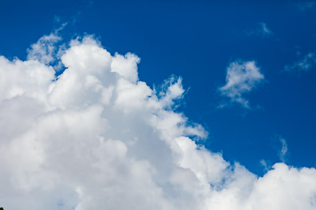 青空に広がる雲の写真 画像 を無料ダウンロード フリー素材のぱくたそ 青空に広がる雲の写真 画像 を無料ダウンロード フリー素材のぱくたそ