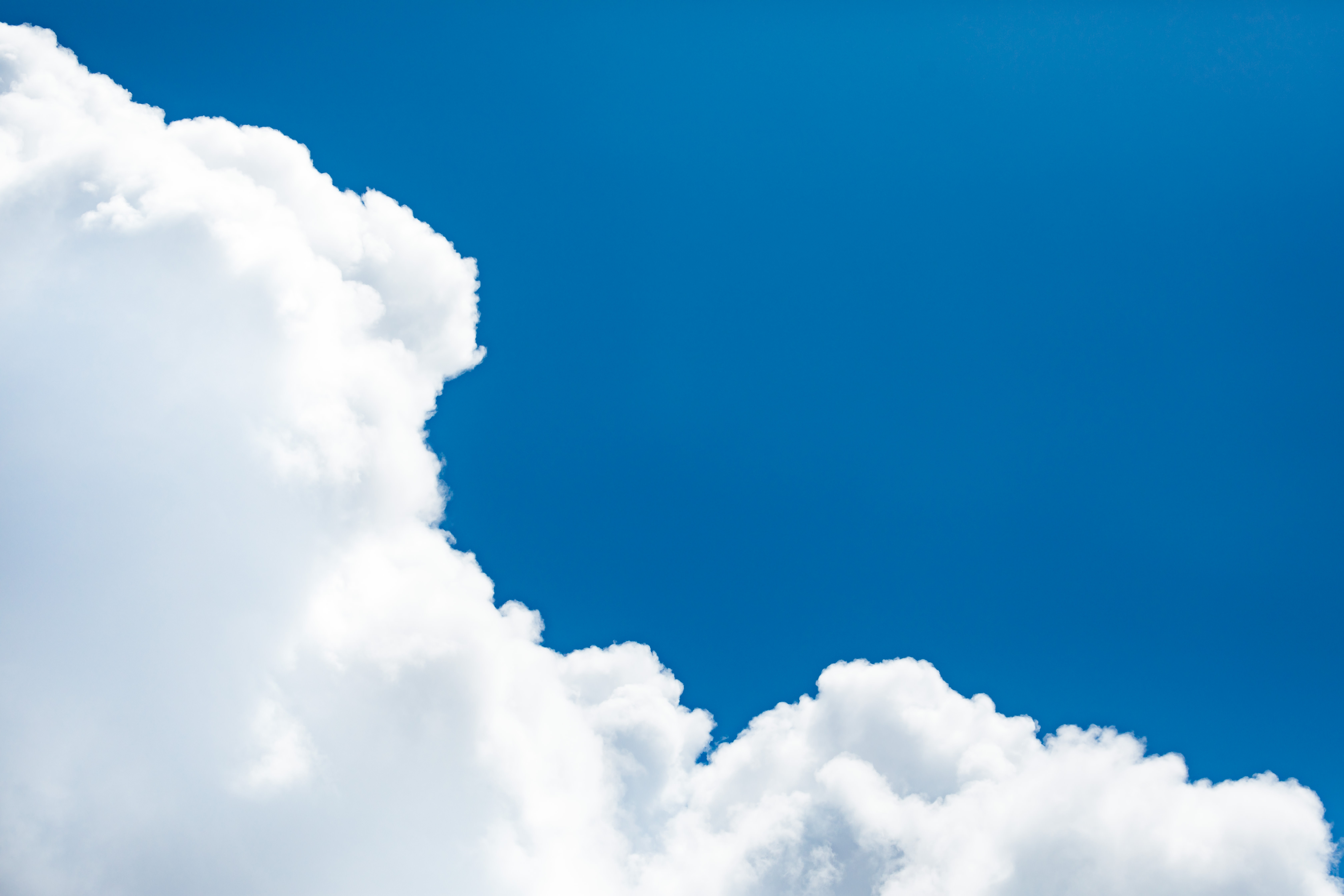 絵に書いたような青空雲の写真を無料ダウンロード フリー素材 ぱくたそ