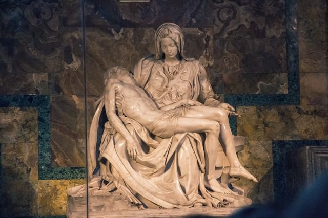 ピエタ像（サン・ピエトロ大聖堂）の無料写真素材 - ID.12696｜ぱくたそ