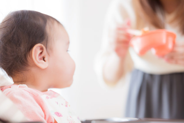 ãé¢ä¹³é£ã«ç±ãè¦ç·ãéãèµ¤ãåãã®ããªã¼åçç´ æ