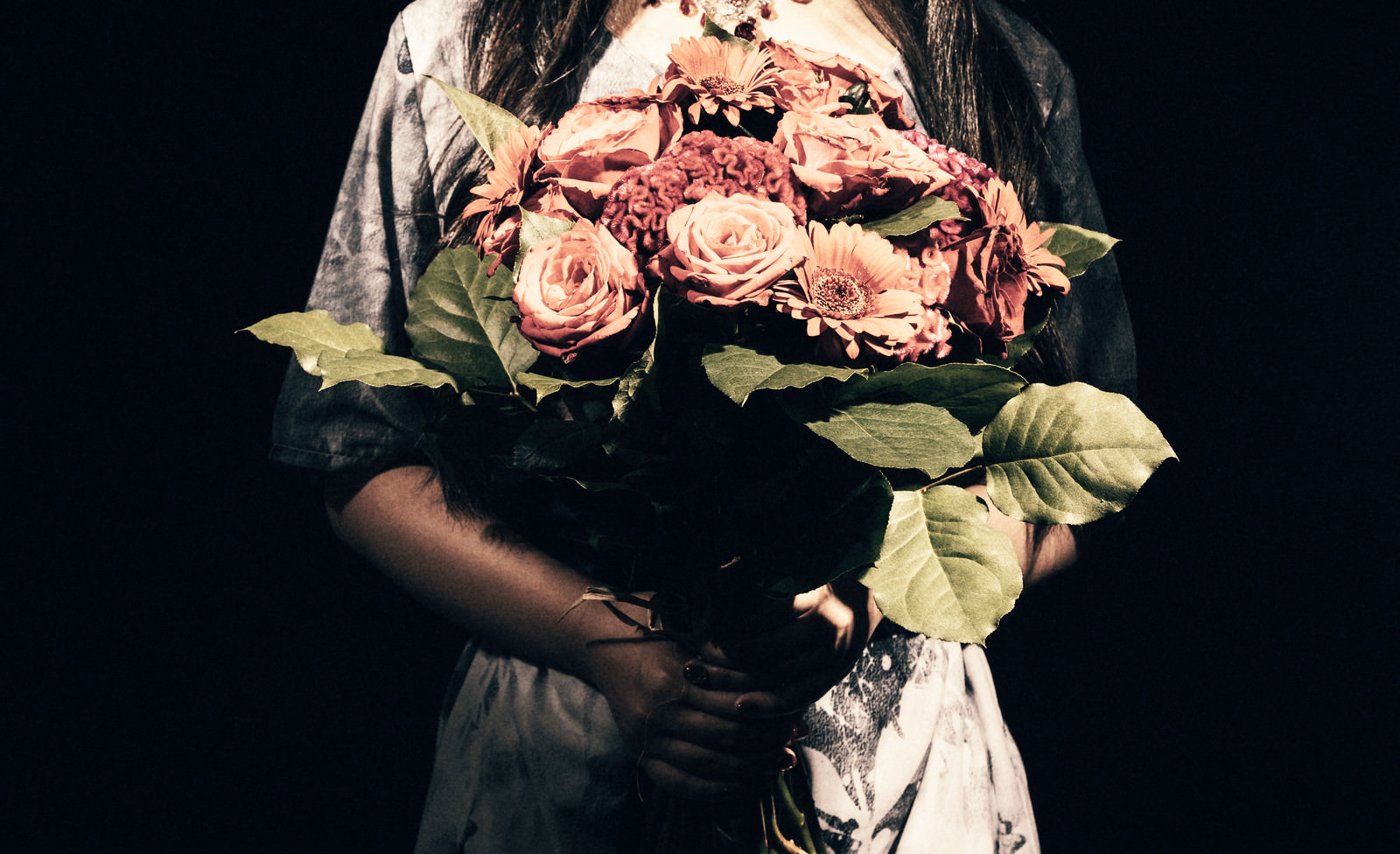 不吉な薔薇の花束の写真を無料ダウンロード フリー素材 ぱくたそ