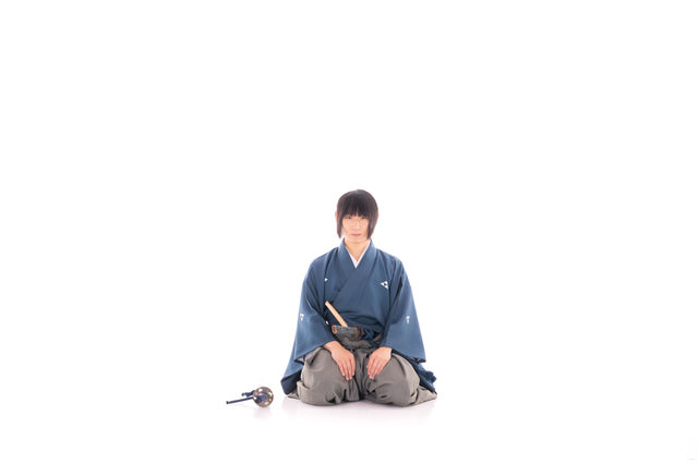 正座する侍の写真