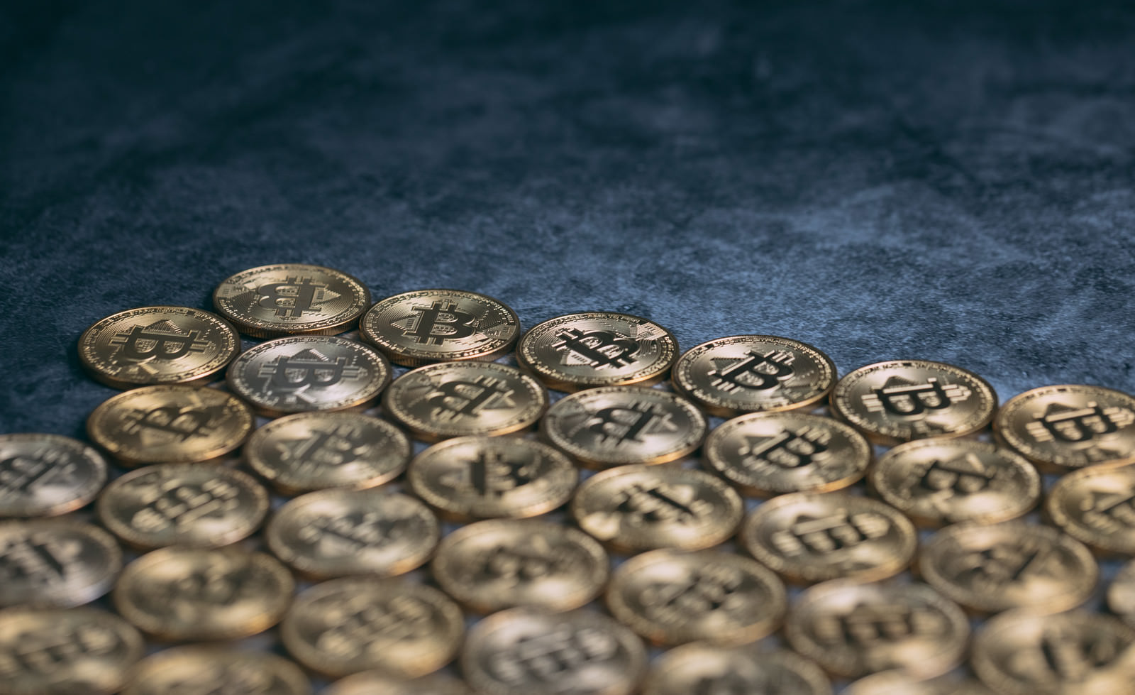 床に整列したビットコインの無料の写真素材 - ID.43252｜フリー素材 ぱくたそ