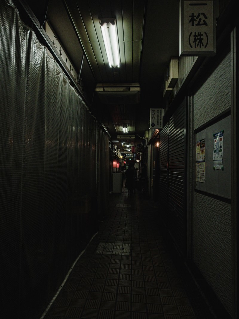 閉店間際の居酒屋の写真を無料ダウンロード フリー素材 ぱくたそ 閉店間際の居酒屋の写真を無料ダウンロード フリー素材 ぱくたそ