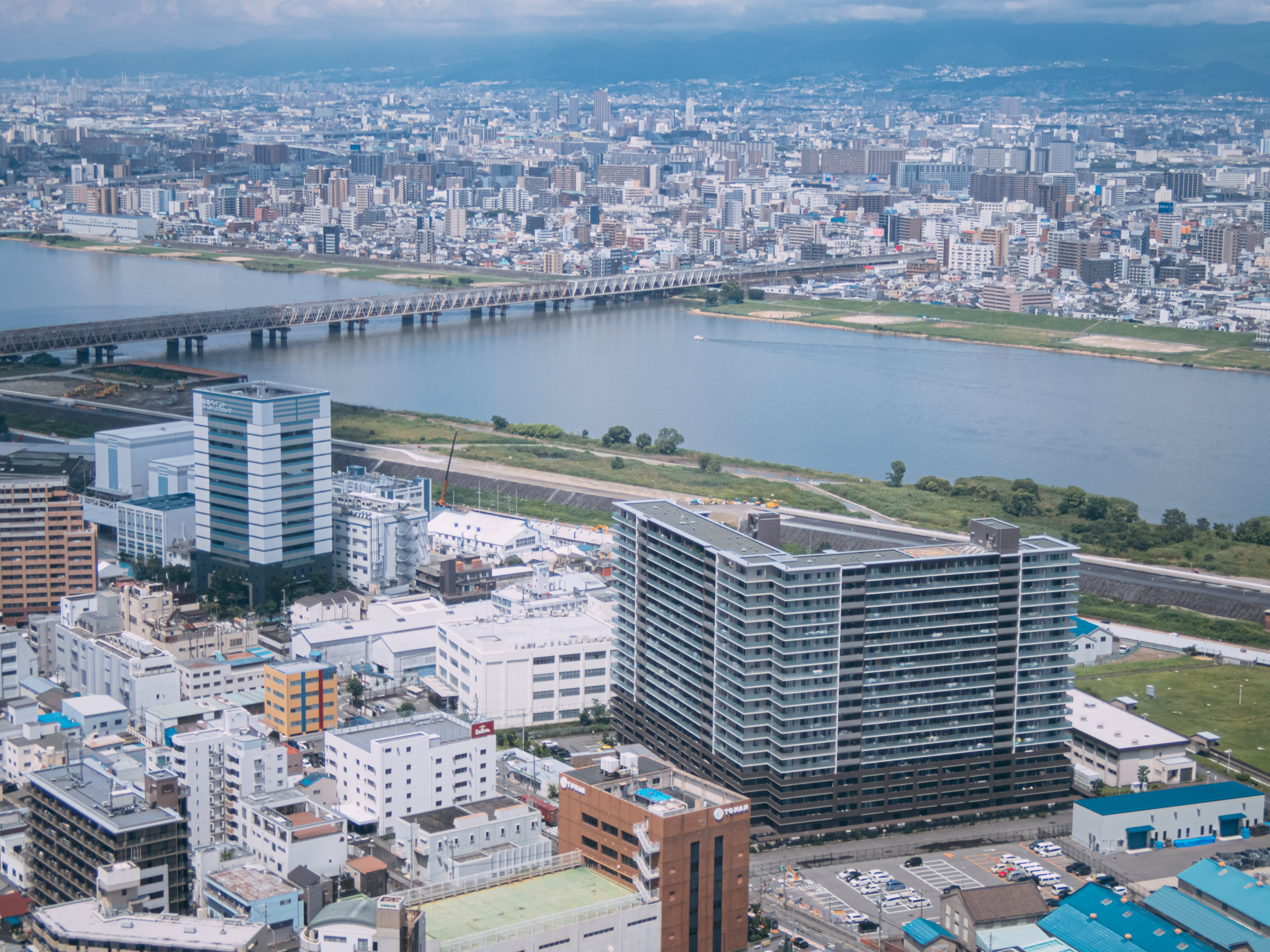 淀川と町並みの写真素材 ぱくたそ