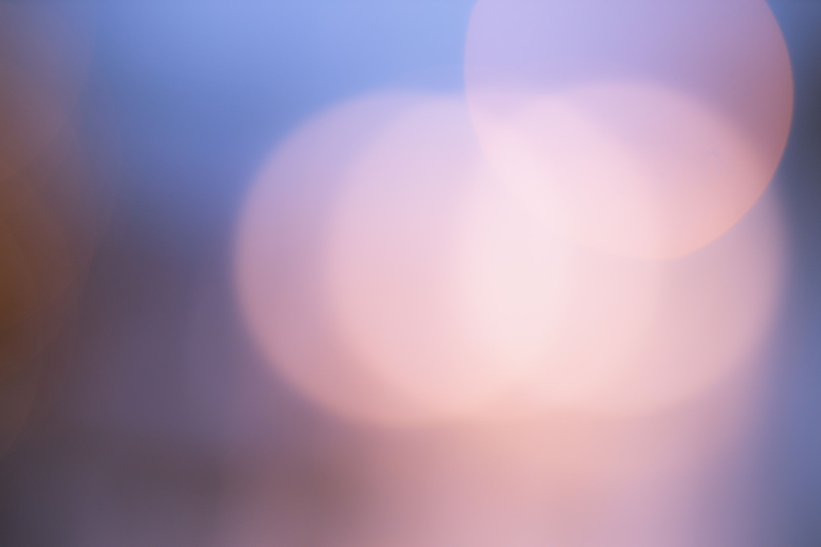 紫オレンジの丸ボケの光の写真 画像 を無料ダウンロード フリー素材のぱくたそ 紫オレンジの丸ボケの光の写真 画像 を無料ダウンロード フリー素材のぱくたそ