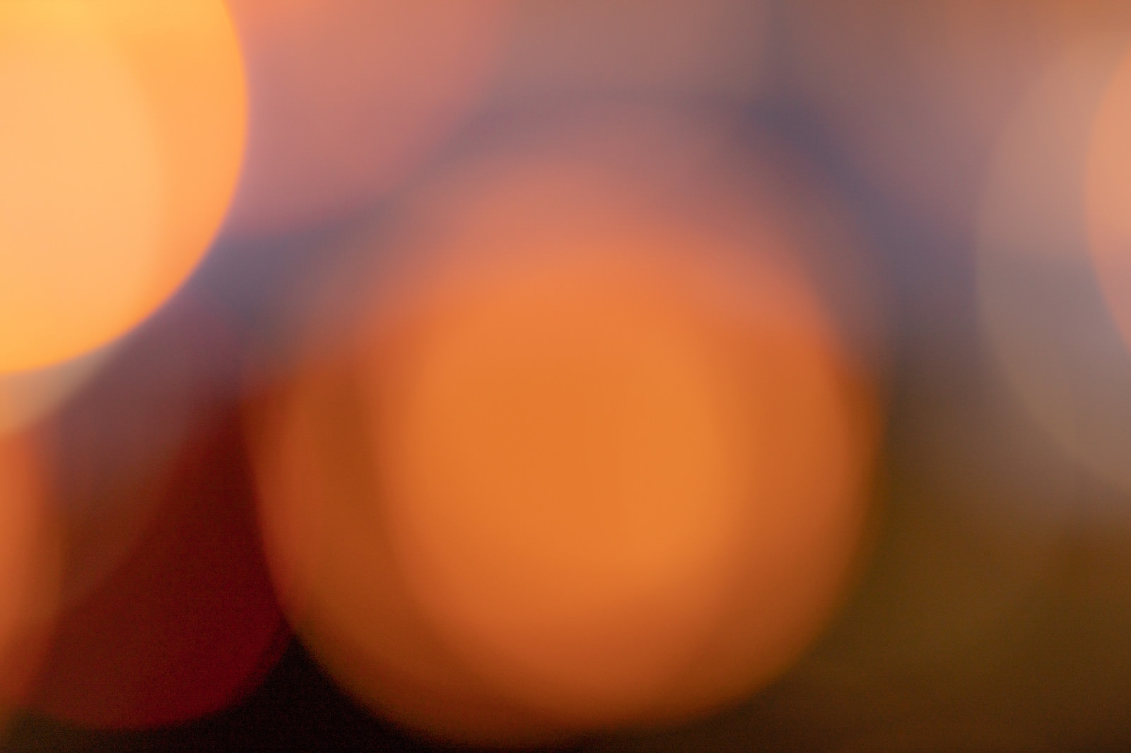 オレンジ色に染まる丸ボケの写真を無料ダウンロード フリー素材 ぱくたそ