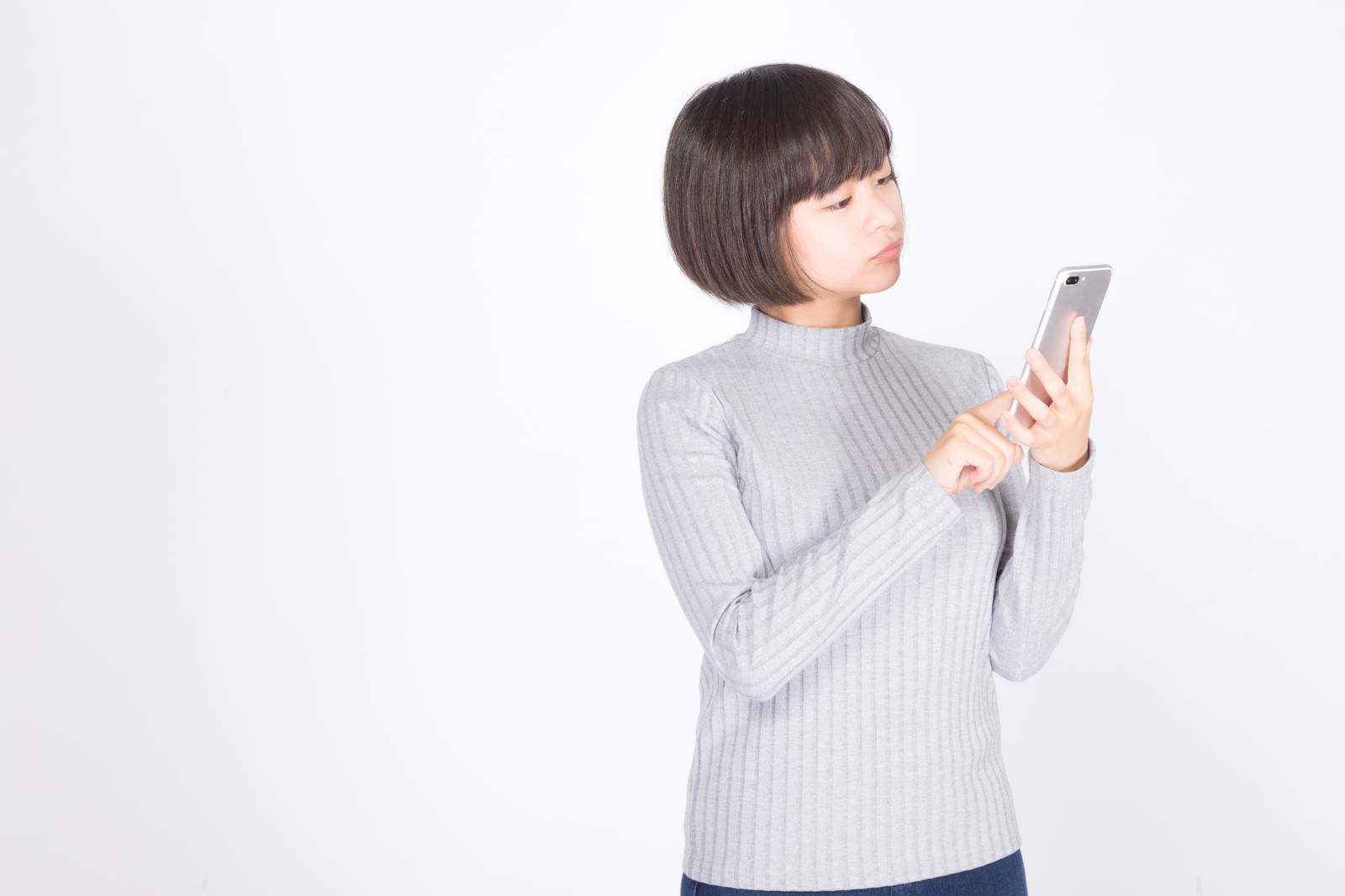 ãã¹ããã§æ¤ç´¢ä¸­ã®å¥³æ§ãï¼»ã¢ãã«ï¼åæ­³ï¼½