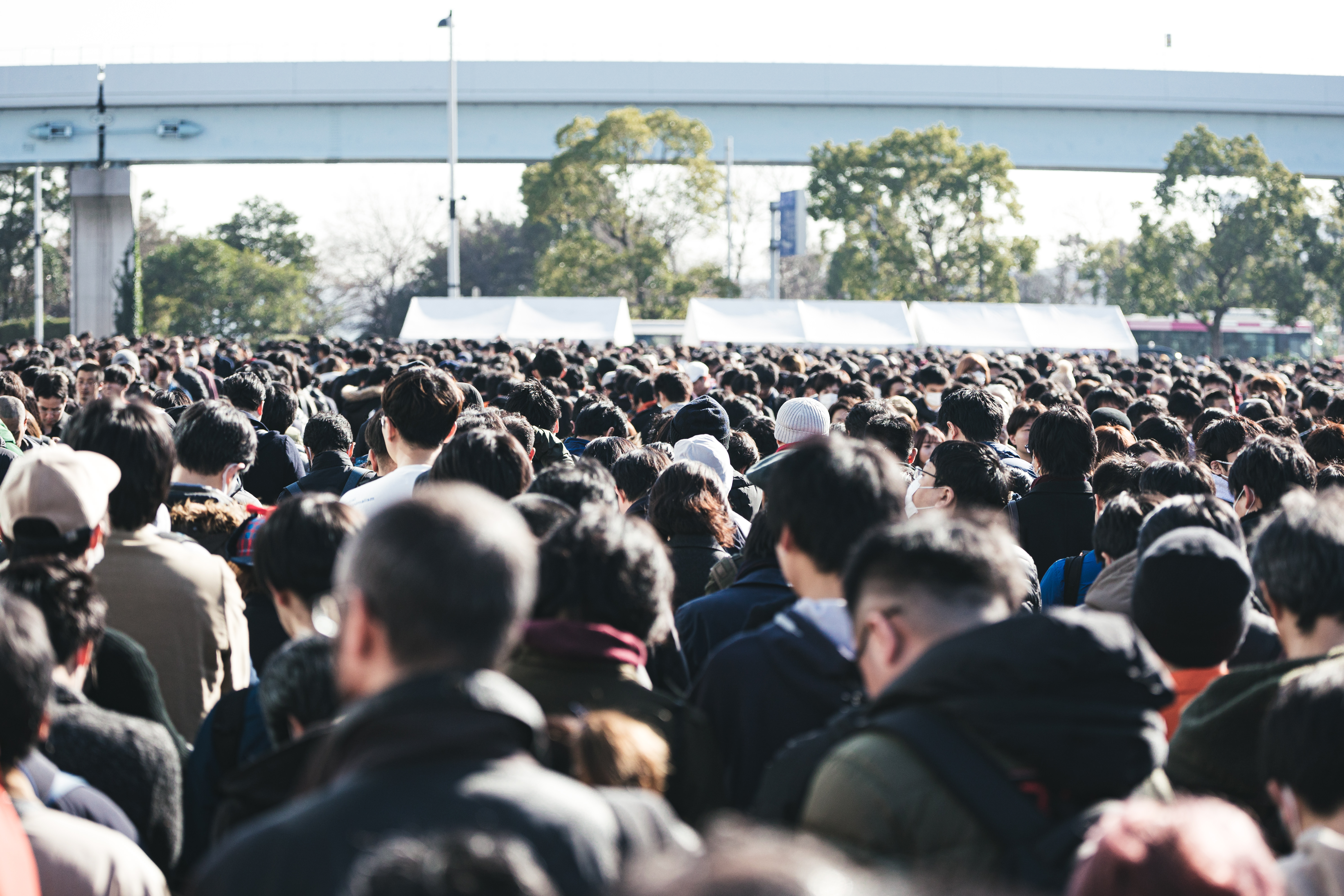 人でごった返す行列の写真素材 ぱくたそ 人でごった返す行列の写真素材 ぱくたそ