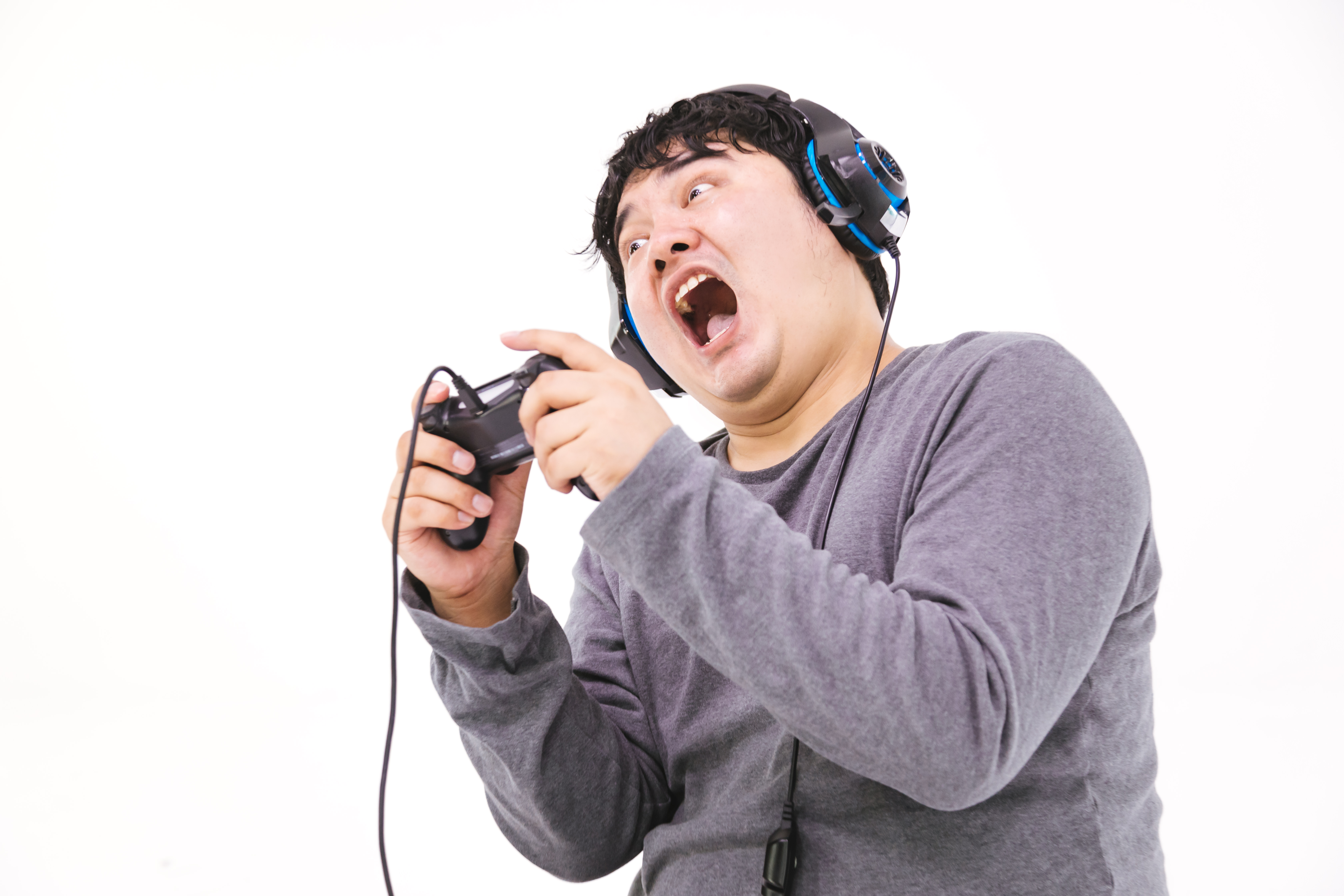 ゲームに没頭しすぎて日常生活に支障が出そうな男性の無料の写真素材 フリー素材 をダウンロード ぱくたそ