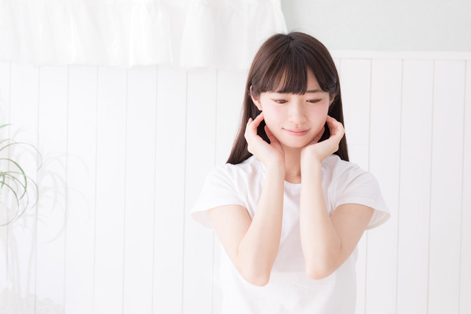 肌に透明感のある美肌女性