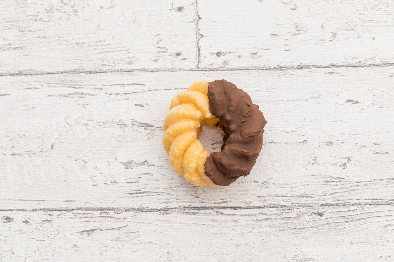 甘いチョコレートのフレンチクルーラーの写真素材 ぱくたそ 甘いチョコレートのフレンチクルーラーの写真素材 ぱくたそ