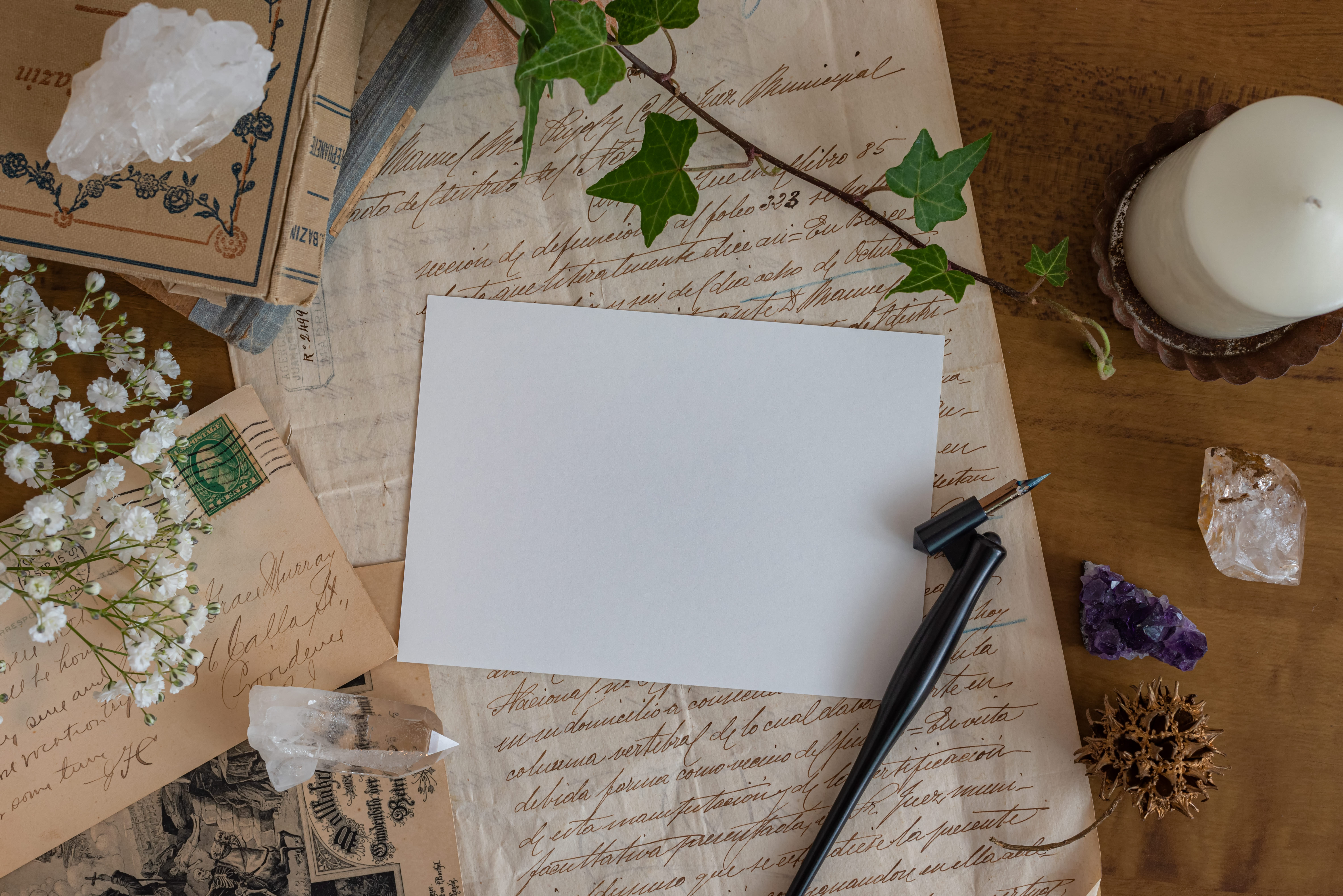 書き出す前の真っ白なハガキの無料の写真素材 フリー素材 をダウンロード ぱくたそ