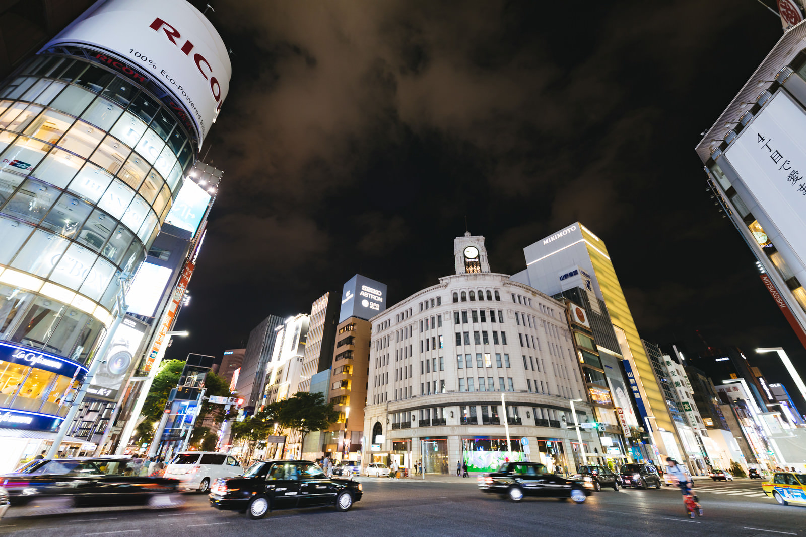 「銀座和光の交差点（夜景）」の写真