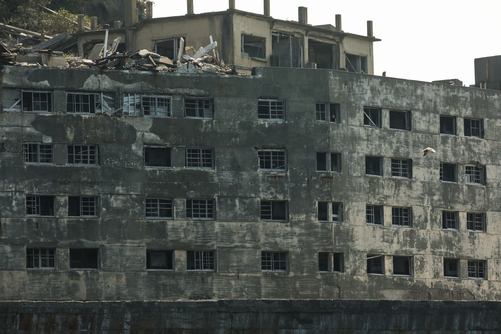 31号棟の廃墟感 軍艦島 の写真素材 ぱくたそ