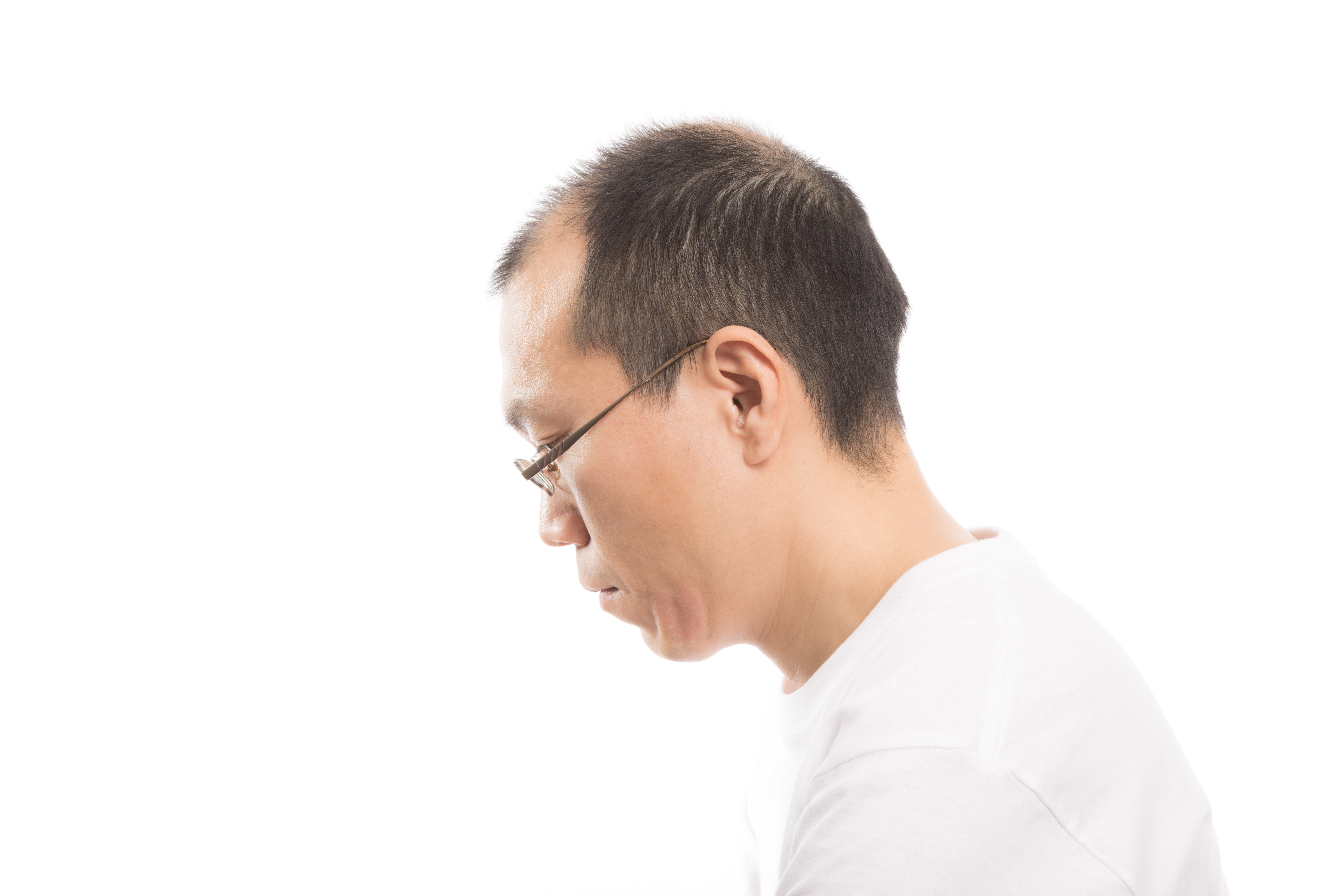 薄毛男性の横顔の写真素材 ぱくたそ