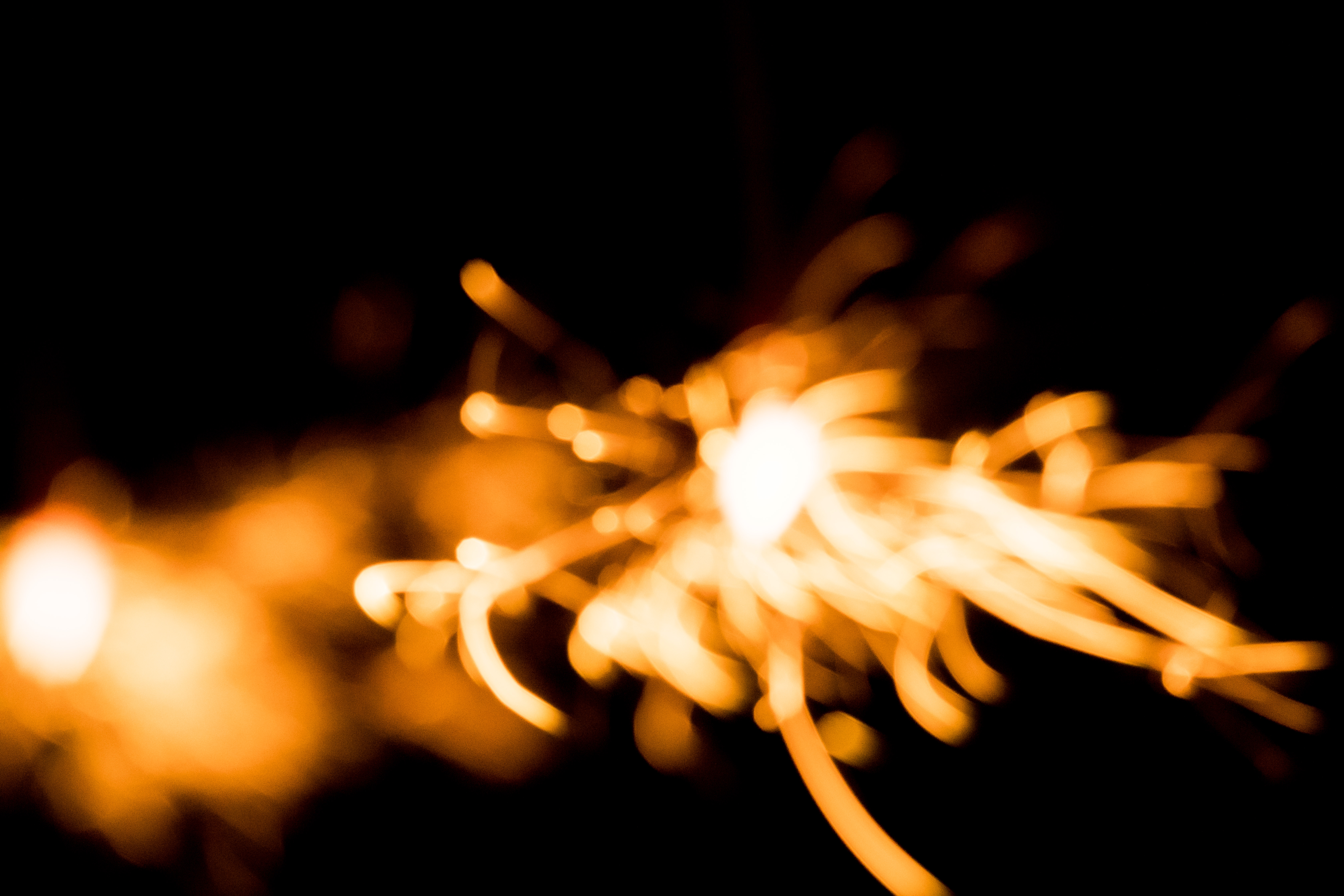 飛び散る火花 ボケ の写真素材 ぱくたそ