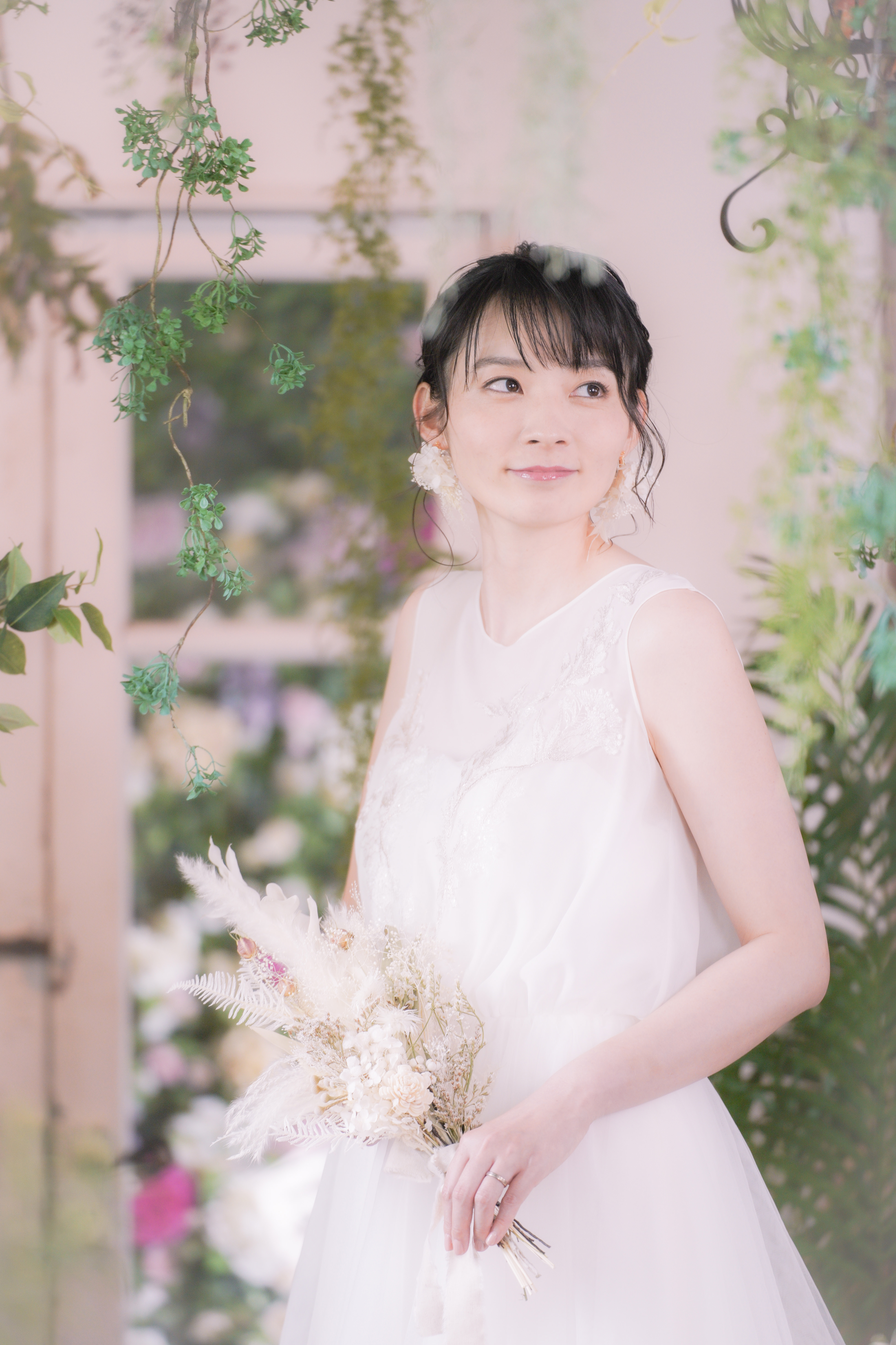 ウェディングドレス姿の女性の写真素材 ぱくたそ