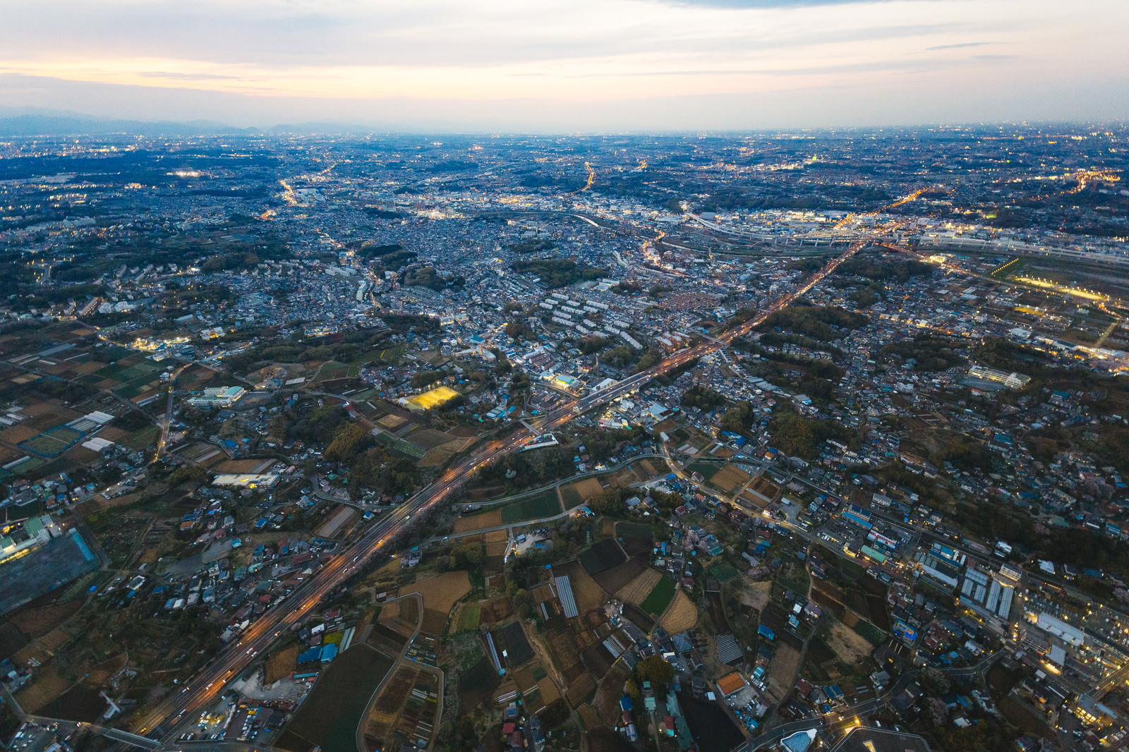 ãä¸ç©ºããæ®å½±ããé«ééè·¯ãã®åç