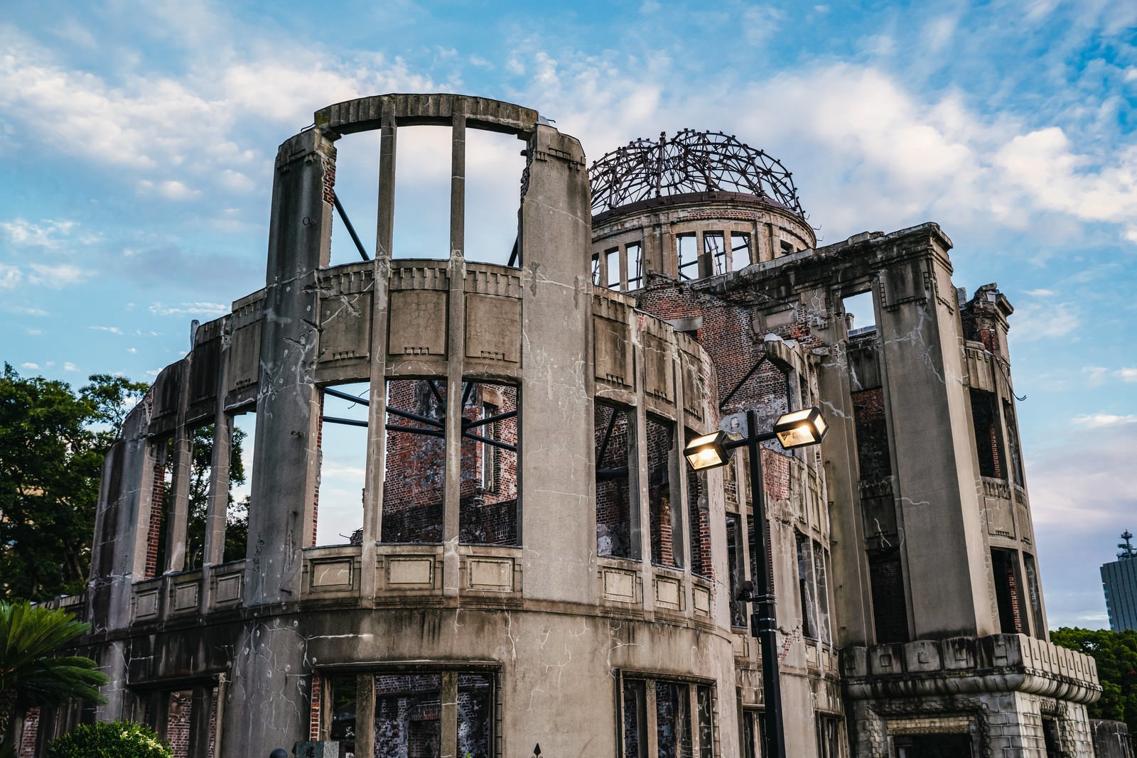 「原爆ドームから見える空」の写真