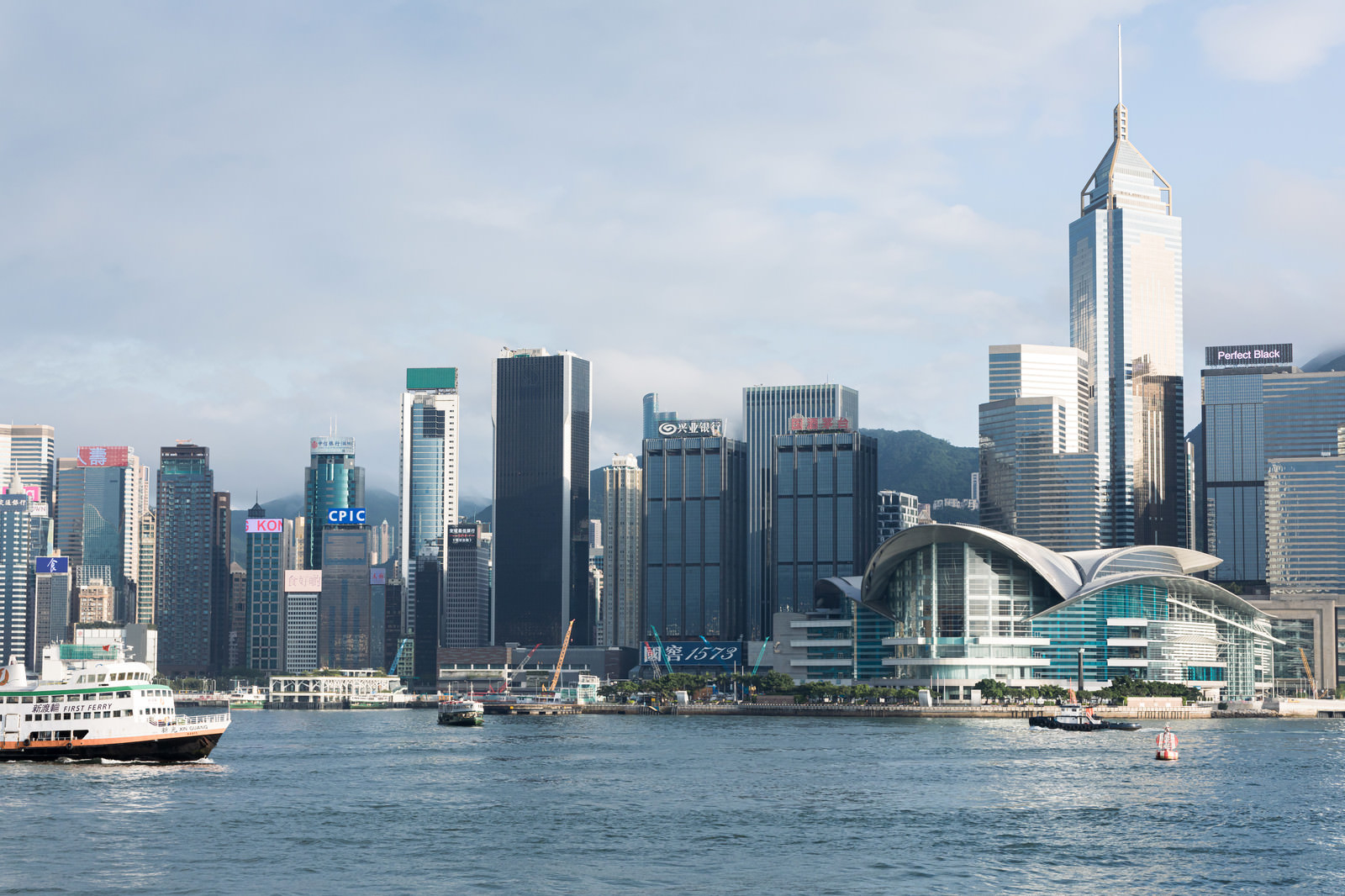 香港コンベンション エキシビションセンター ビクトリア ハーバー の写真素材 ぱくたそ