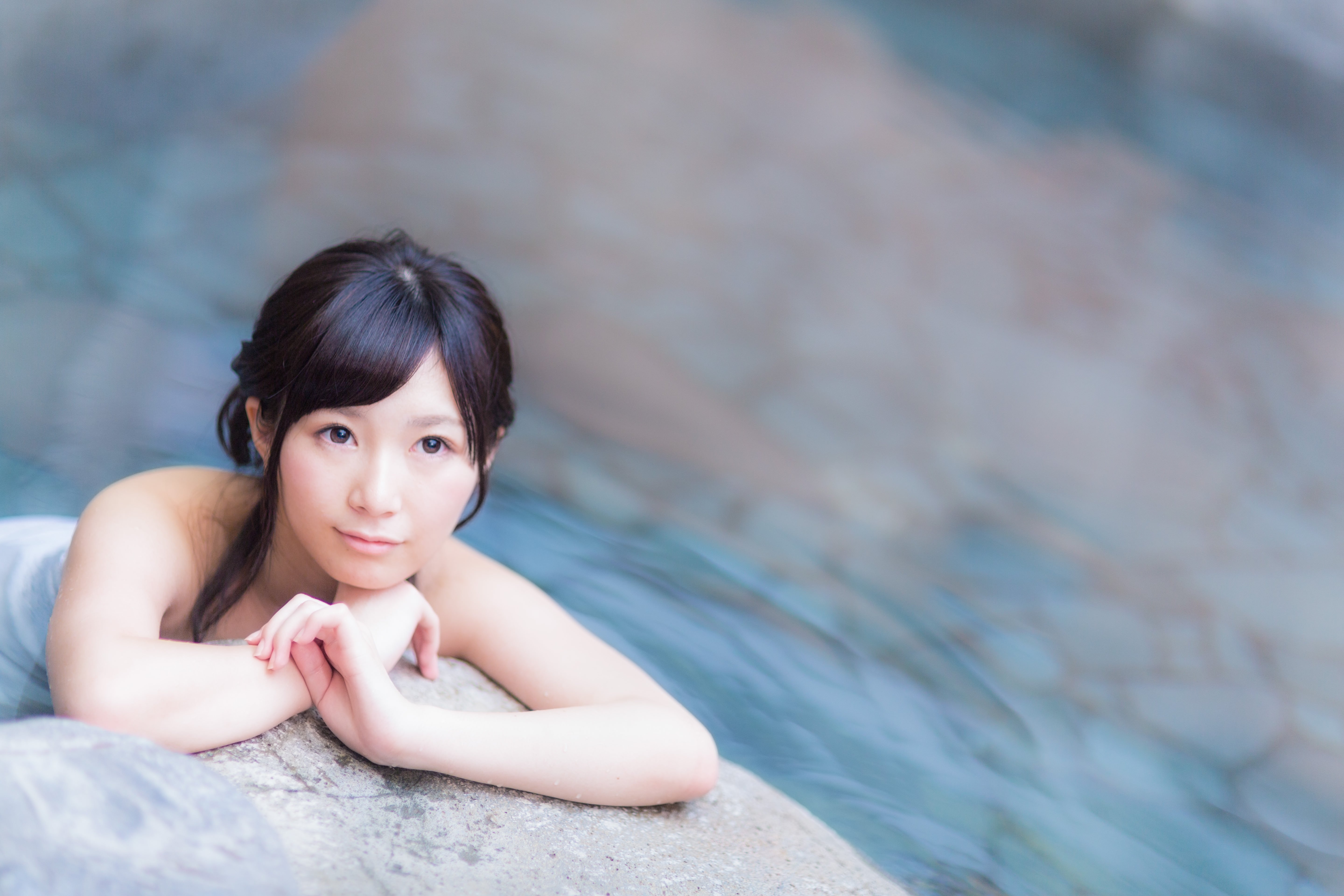 休暇の温泉で疲れを癒やす女性の写真を無料ダウンロード フリー素材 ぱくたそ 休暇の温泉で疲れを癒やす女性の写真を無料ダウンロード フリー素材 ぱくたそ