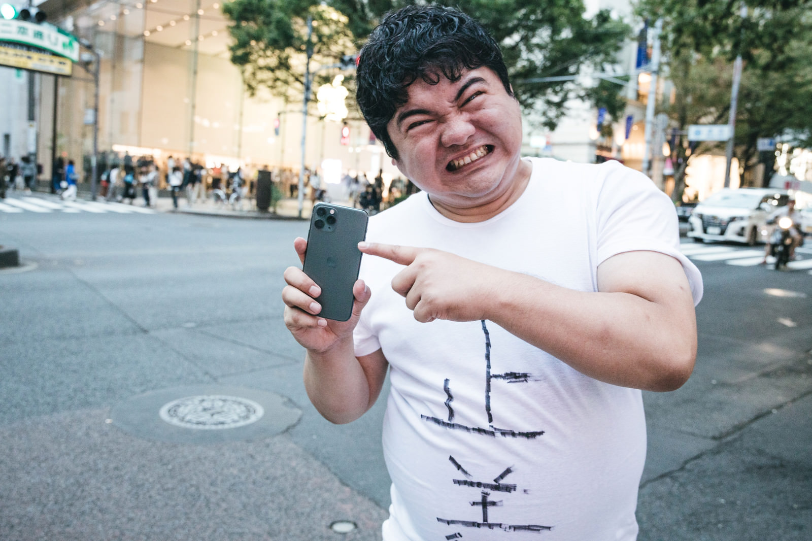 こんなカメラはジョブズが許さない と言い張るジョブズ正義マン 無料 こんなカメラはジョブズが許さない と言い張るジョブズ正義マン 無料