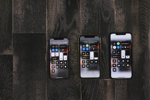 iPhone XS、XR、XS Max のディスプレイ比較