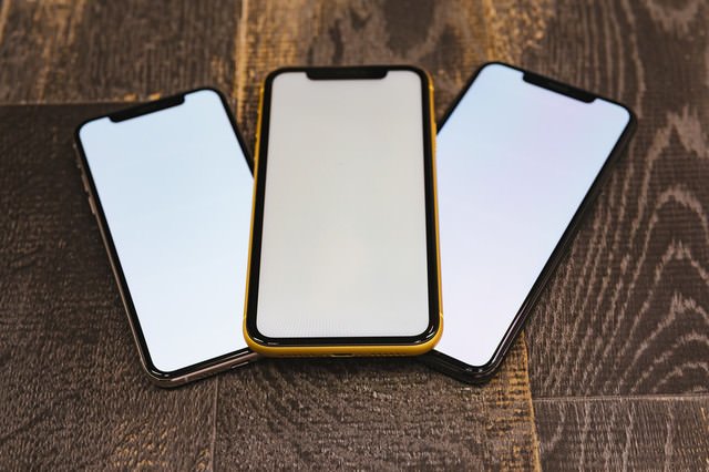 iPhone XS と XR の画面比較