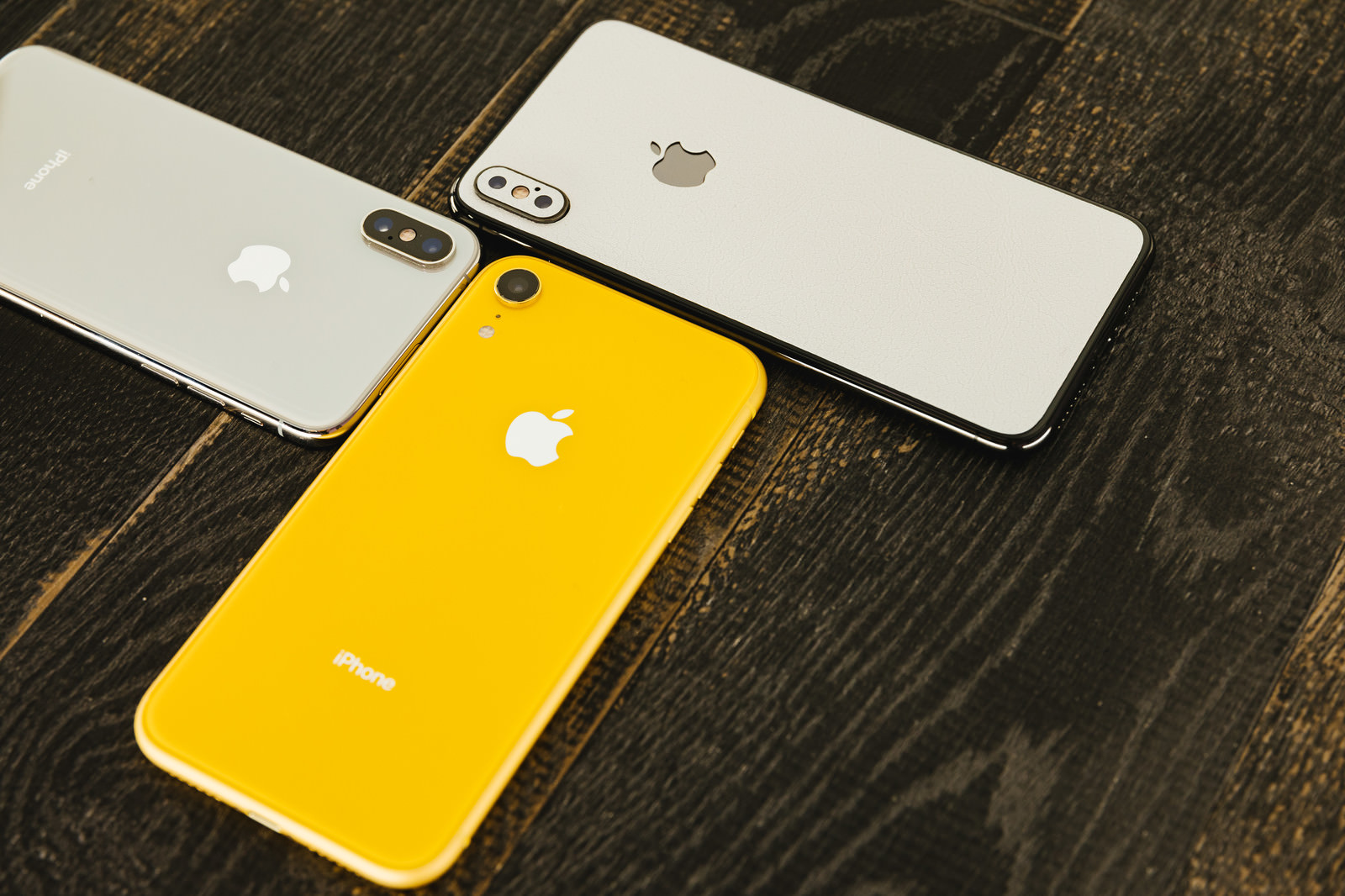 Iphone Xr イエローと Xsのフリー素材 ぱくたそ