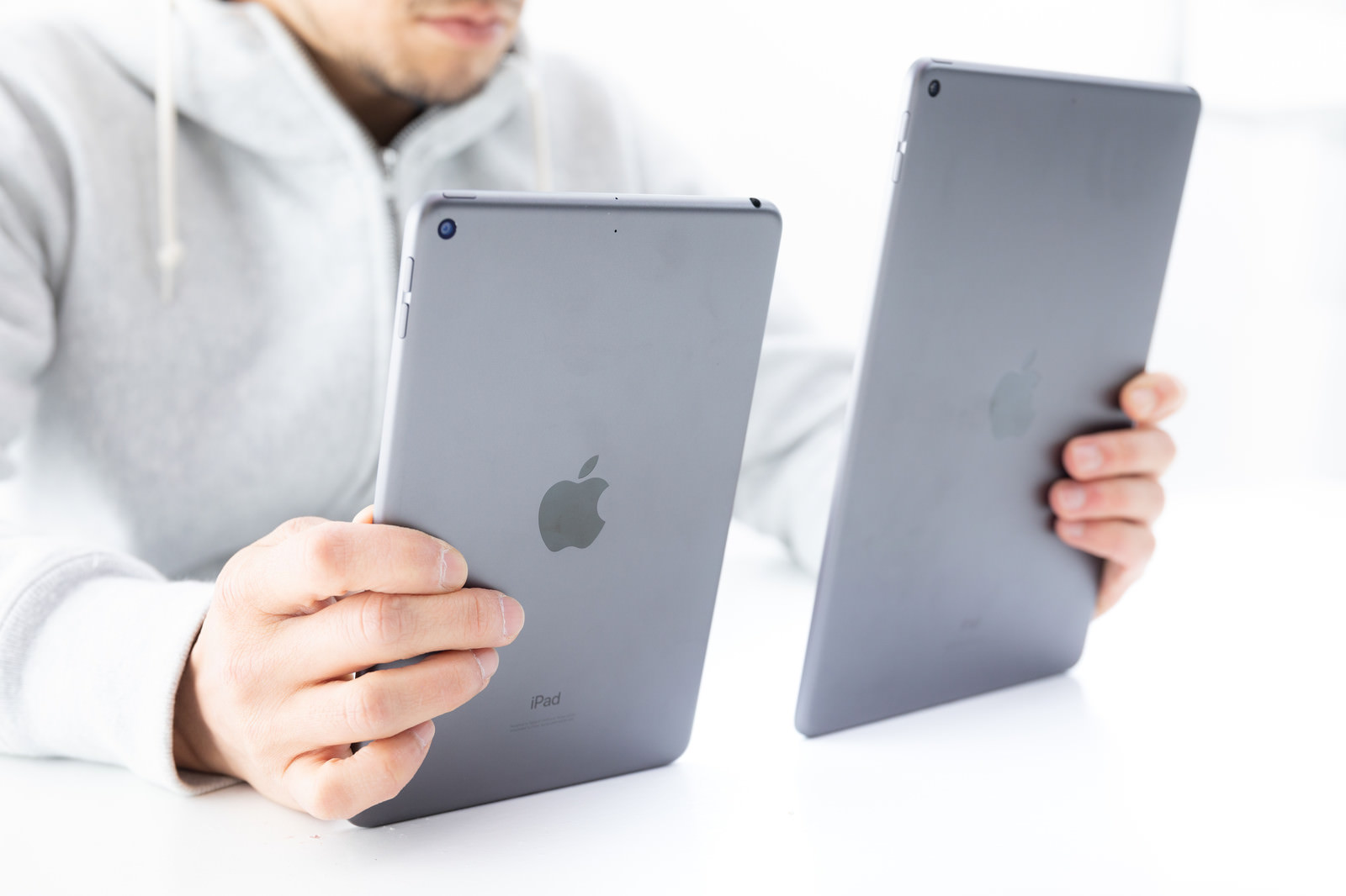 「iPadminiのサイズ比較」の写真