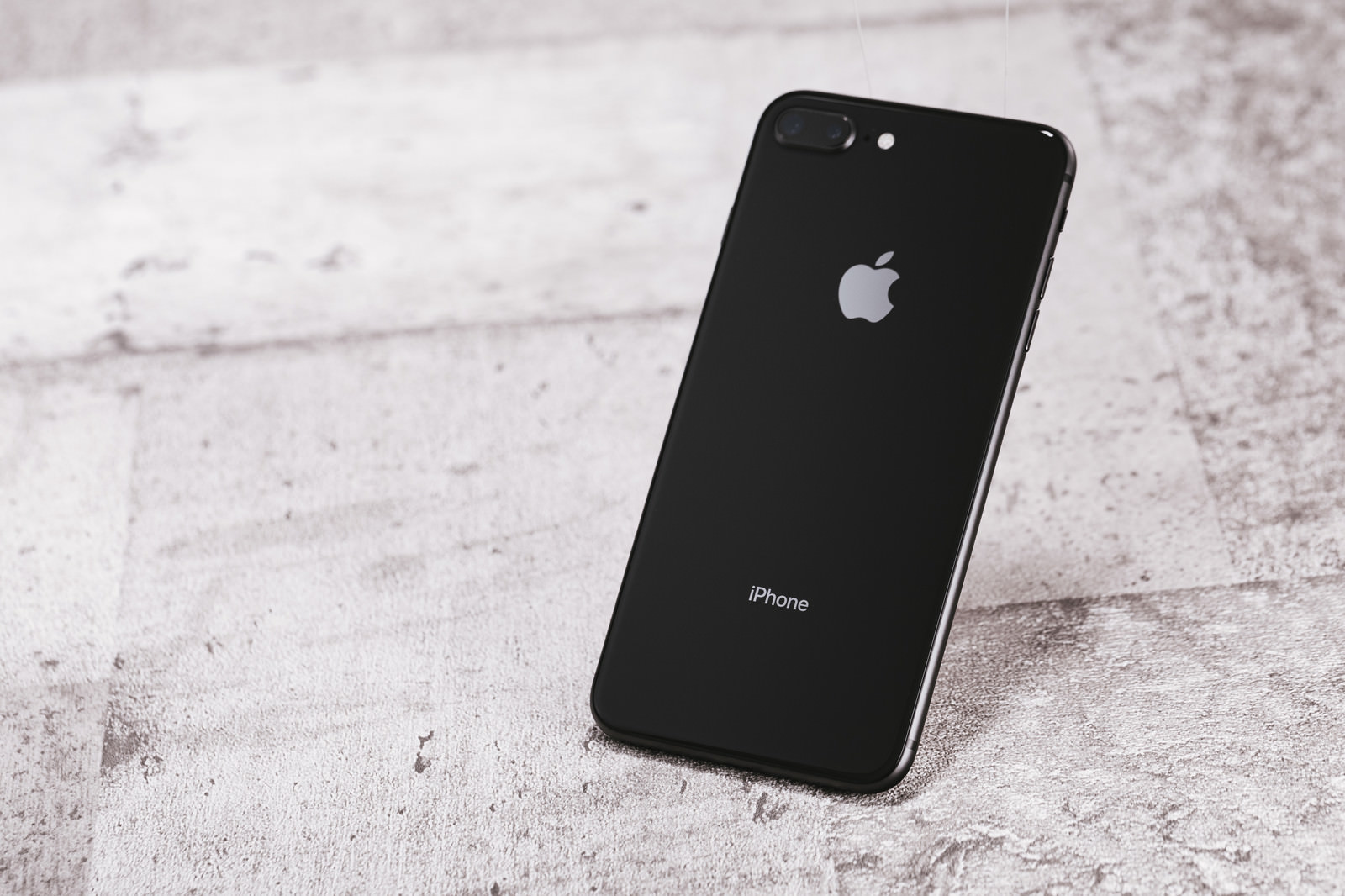 「美しい光沢のブラック（iPhone 8 Plus） | フリー素材のぱくたそ」の写真