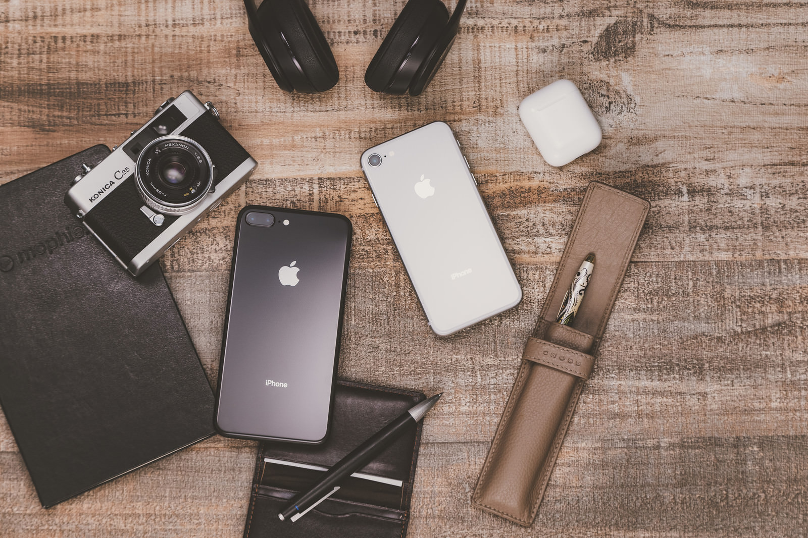 ブロガーの持ち物 Iphoneやカメラなど の写真を無料ダウンロード フリー素材 ぱくたそ ブロガーの持ち物 Iphoneやカメラなど の写真を無料ダウンロード フリー素材 ぱくたそ