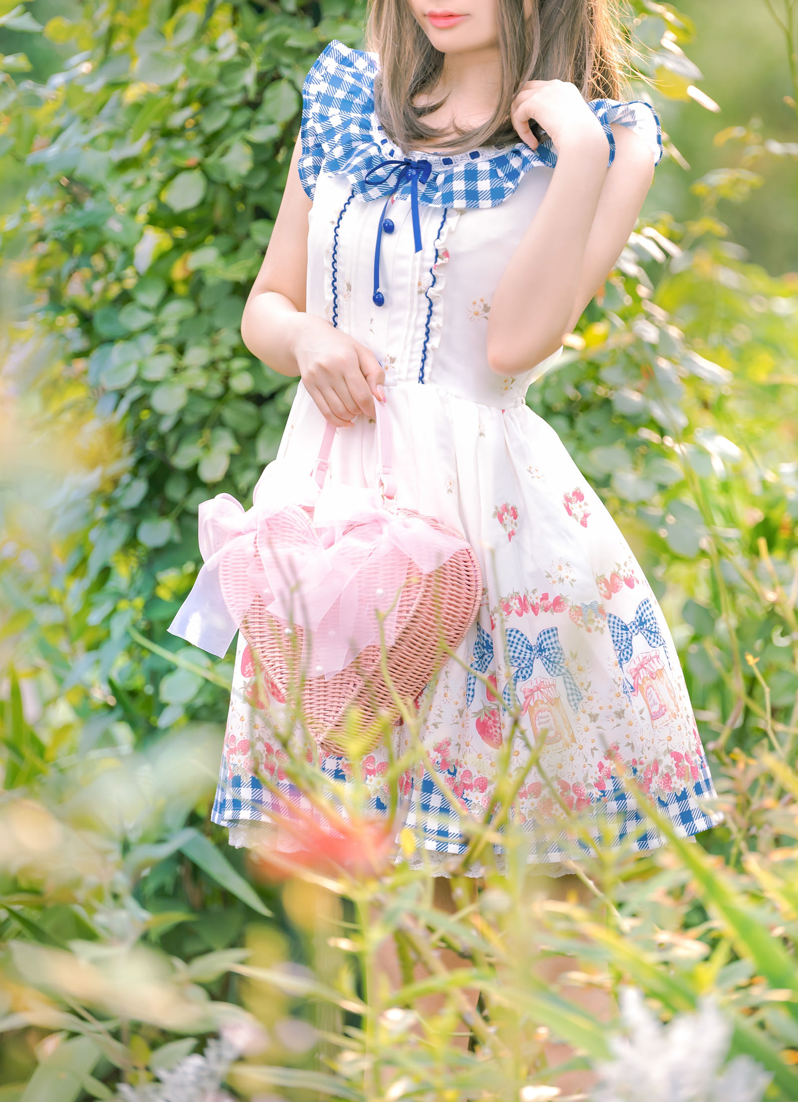 森ガールと待ち合わせの無料の写真素材 フリー素材 をダウンロード ぱくたそ