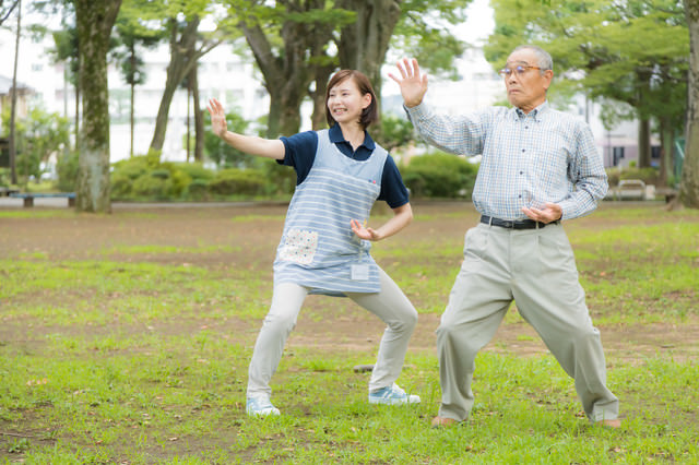 ãçºãããæ¯ææ¥èª²ã«ãã¦ããä½æã«ä»ãåãä»è­·å£«ã®å¥³æ§