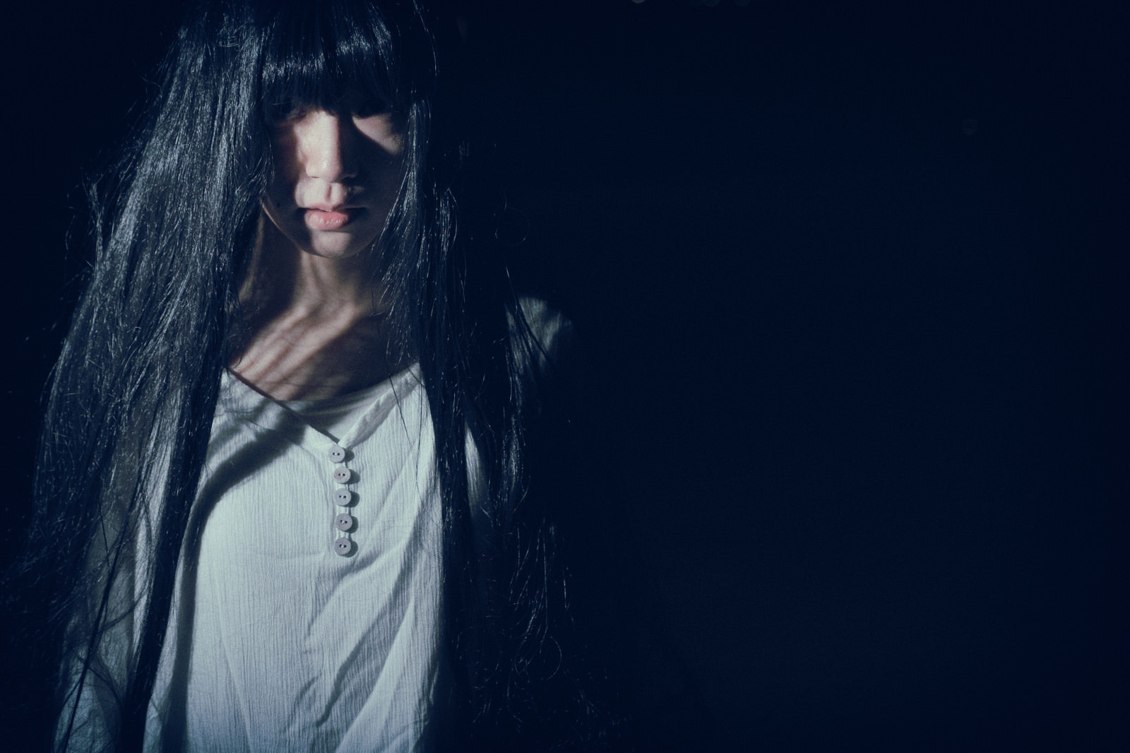 前髪伸びたので切ってもらえますか の写真素材 ぱくたそ