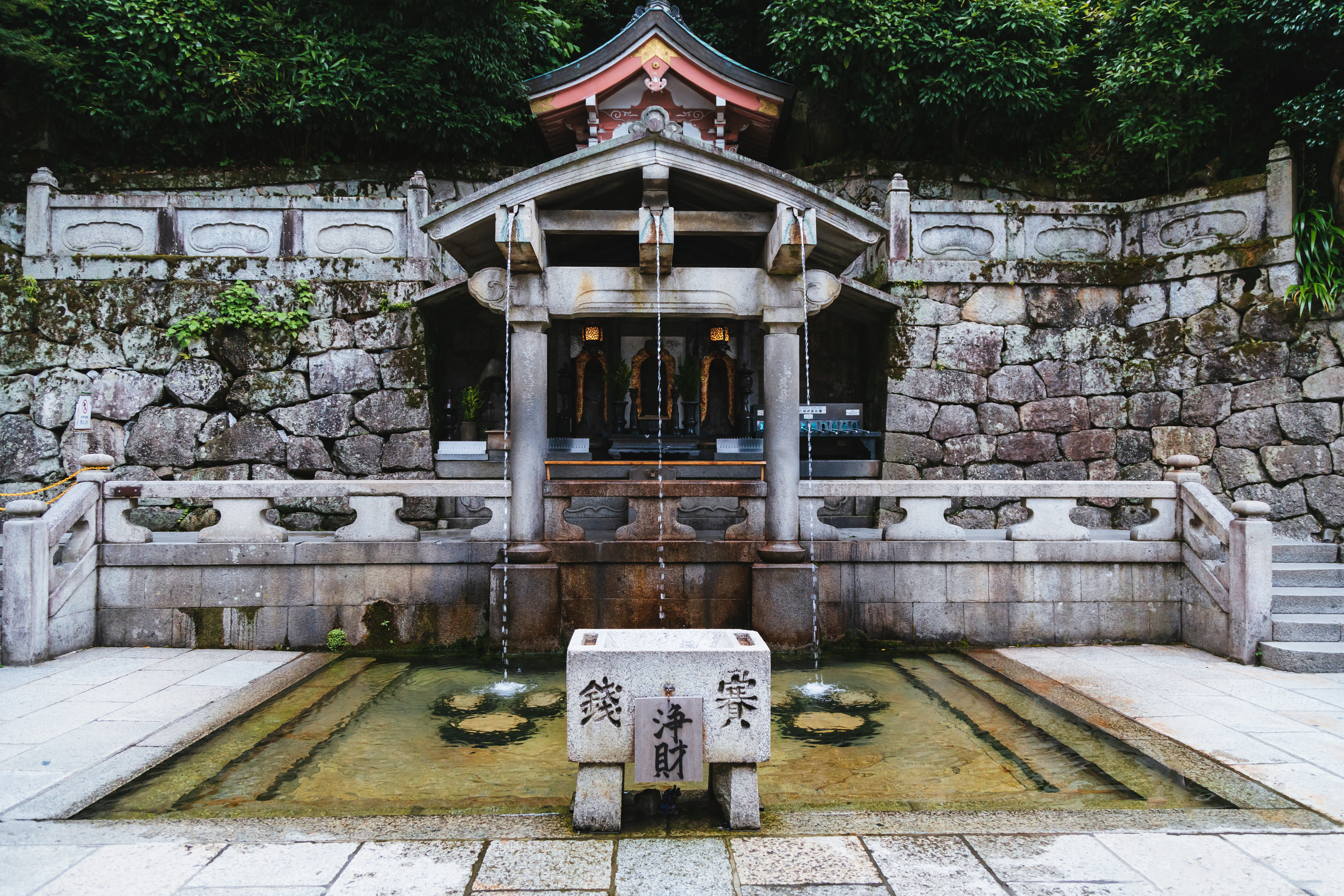 京都 清水寺の 音羽の滝 の写真素材 ぱくたそ
